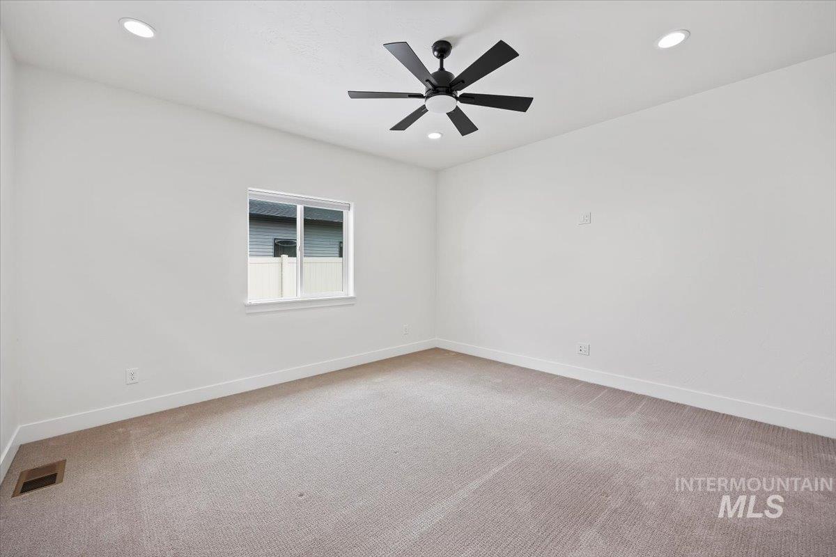 924 Trapper Peak, Kimberly, Idaho 83341, 3 Bedrooms, 2 Bathrooms, Residential For Sale, Price $469,000, 98982676