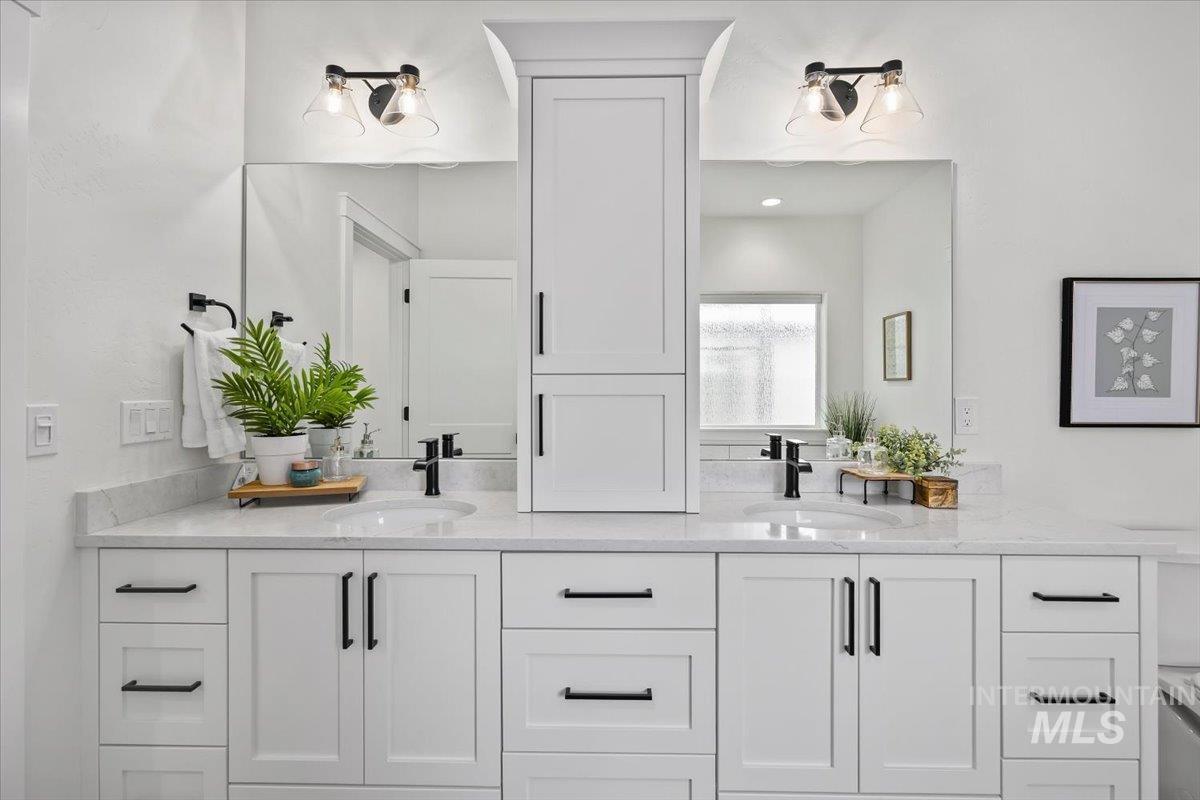 924 Trapper Peak, Kimberly, Idaho 83341, 3 Bedrooms, 2 Bathrooms, Residential For Sale, Price $469,000, 98982676