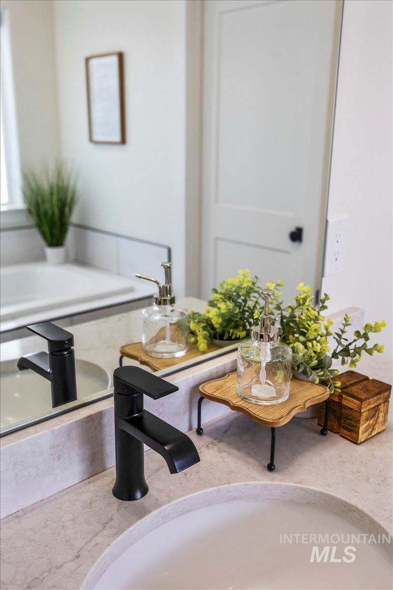 924 Trapper Peak, Kimberly, Idaho 83341, 3 Bedrooms, 2 Bathrooms, Residential For Sale, Price $469,000, 98982676