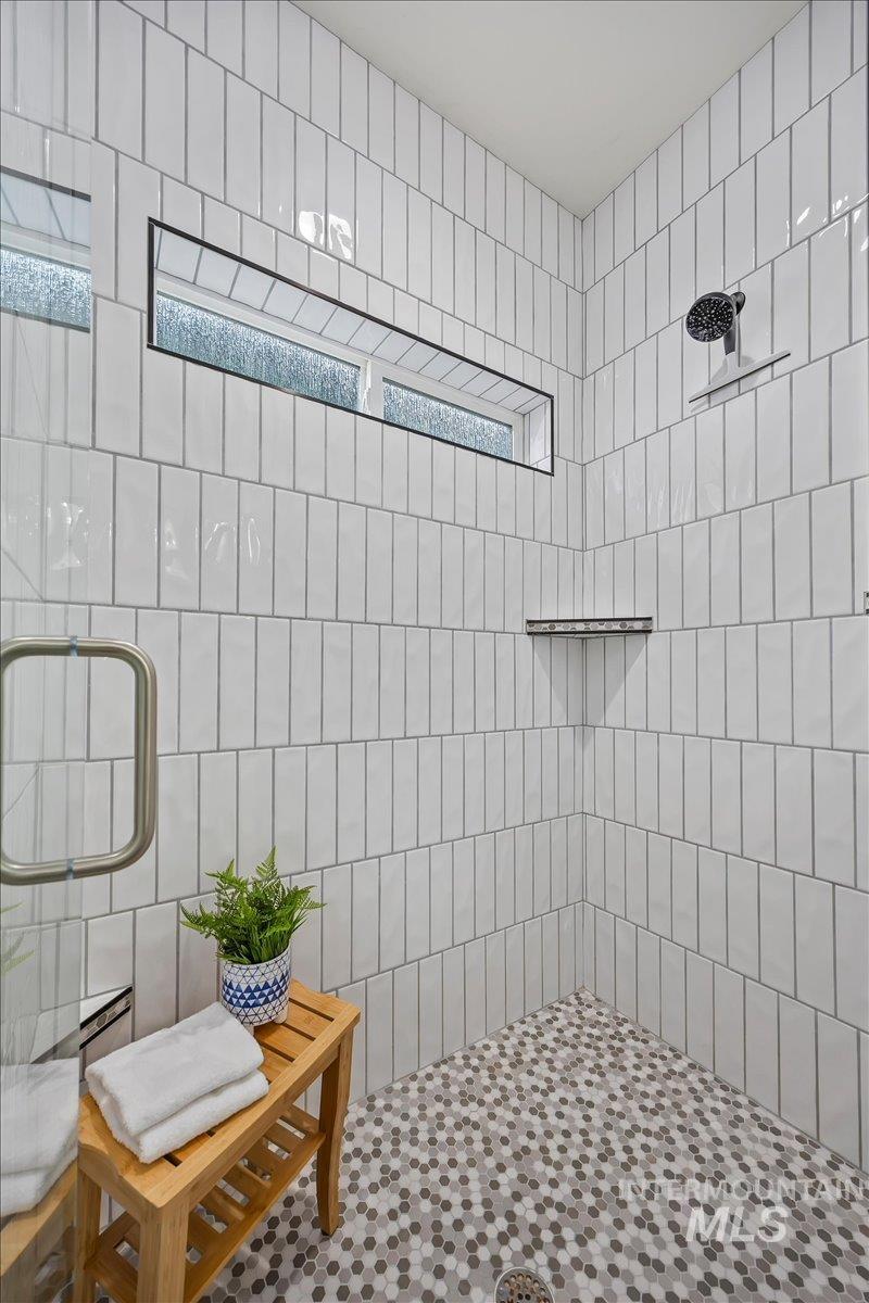 924 Trapper Peak, Kimberly, Idaho 83341, 3 Bedrooms, 2 Bathrooms, Residential For Sale, Price $469,000, 98982676