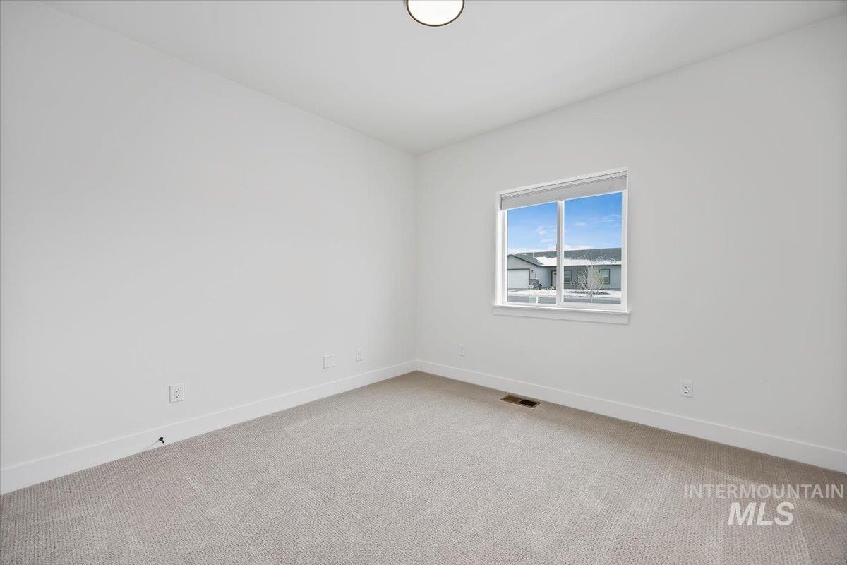 924 Trapper Peak, Kimberly, Idaho 83341, 3 Bedrooms, 2 Bathrooms, Residential For Sale, Price $469,000, 98982676