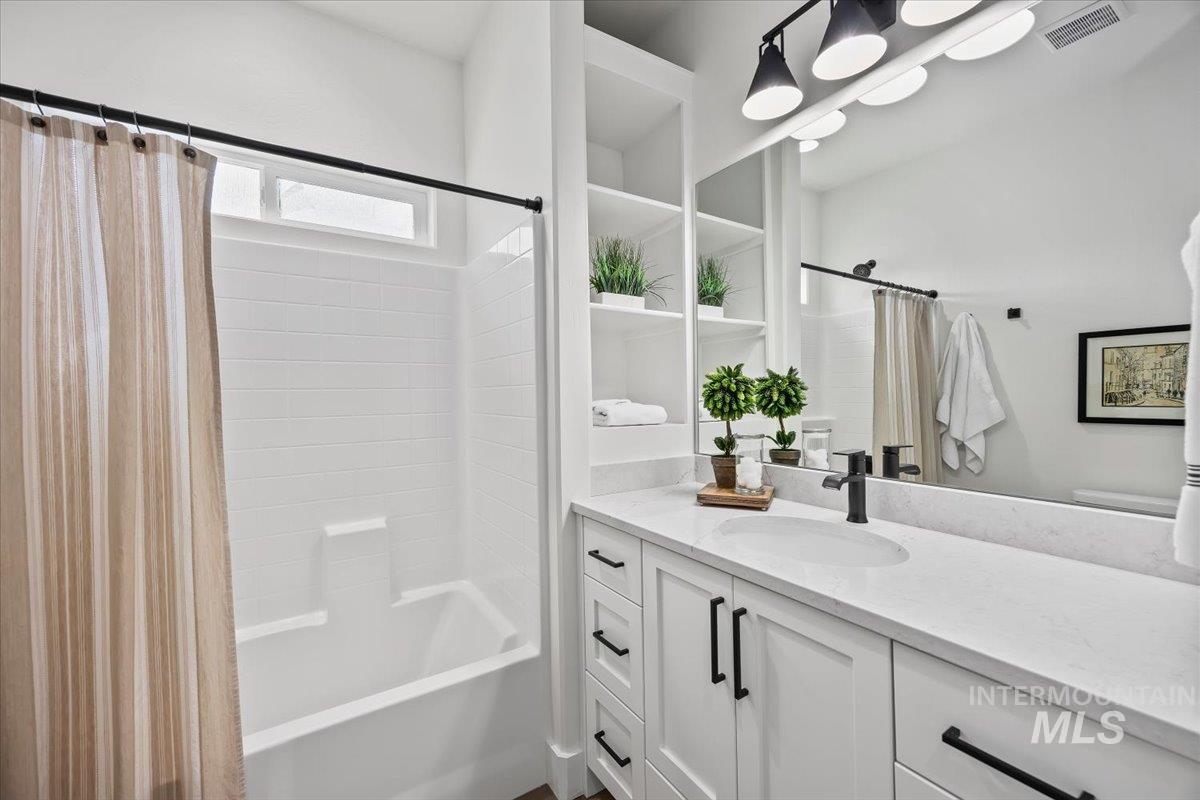 924 Trapper Peak, Kimberly, Idaho 83341, 3 Bedrooms, 2 Bathrooms, Residential For Sale, Price $469,000, 98982676