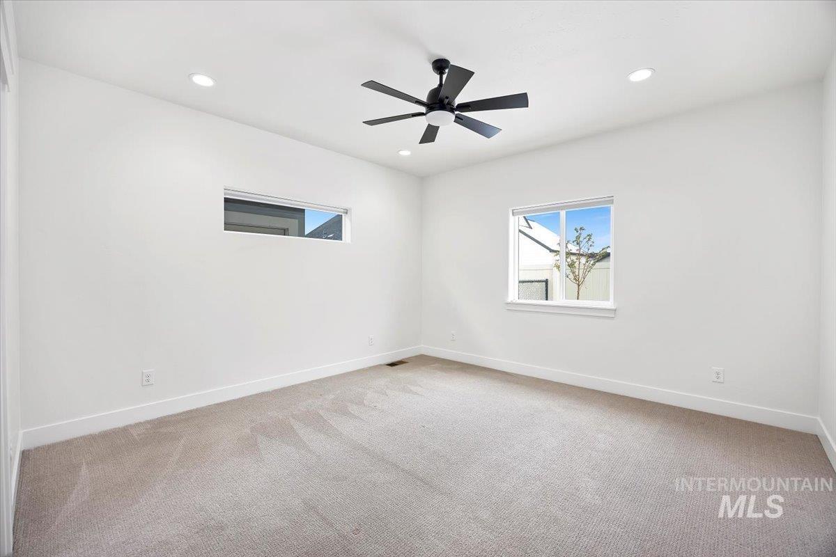 924 Trapper Peak, Kimberly, Idaho 83341, 3 Bedrooms, 2 Bathrooms, Residential For Sale, Price $469,000, 98982676