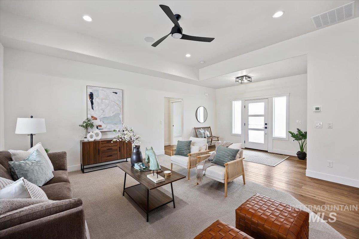 924 Trapper Peak, Kimberly, Idaho 83341, 3 Bedrooms, 2 Bathrooms, Residential For Sale, Price $469,000, 98982676