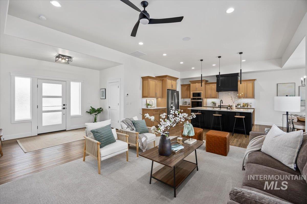 924 Trapper Peak, Kimberly, Idaho 83341, 3 Bedrooms, 2 Bathrooms, Residential For Sale, Price $469,000, 98982676