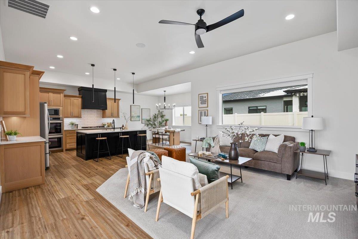 924 Trapper Peak, Kimberly, Idaho 83341, 3 Bedrooms, 2 Bathrooms, Residential For Sale, Price $469,000,MLS 98982676