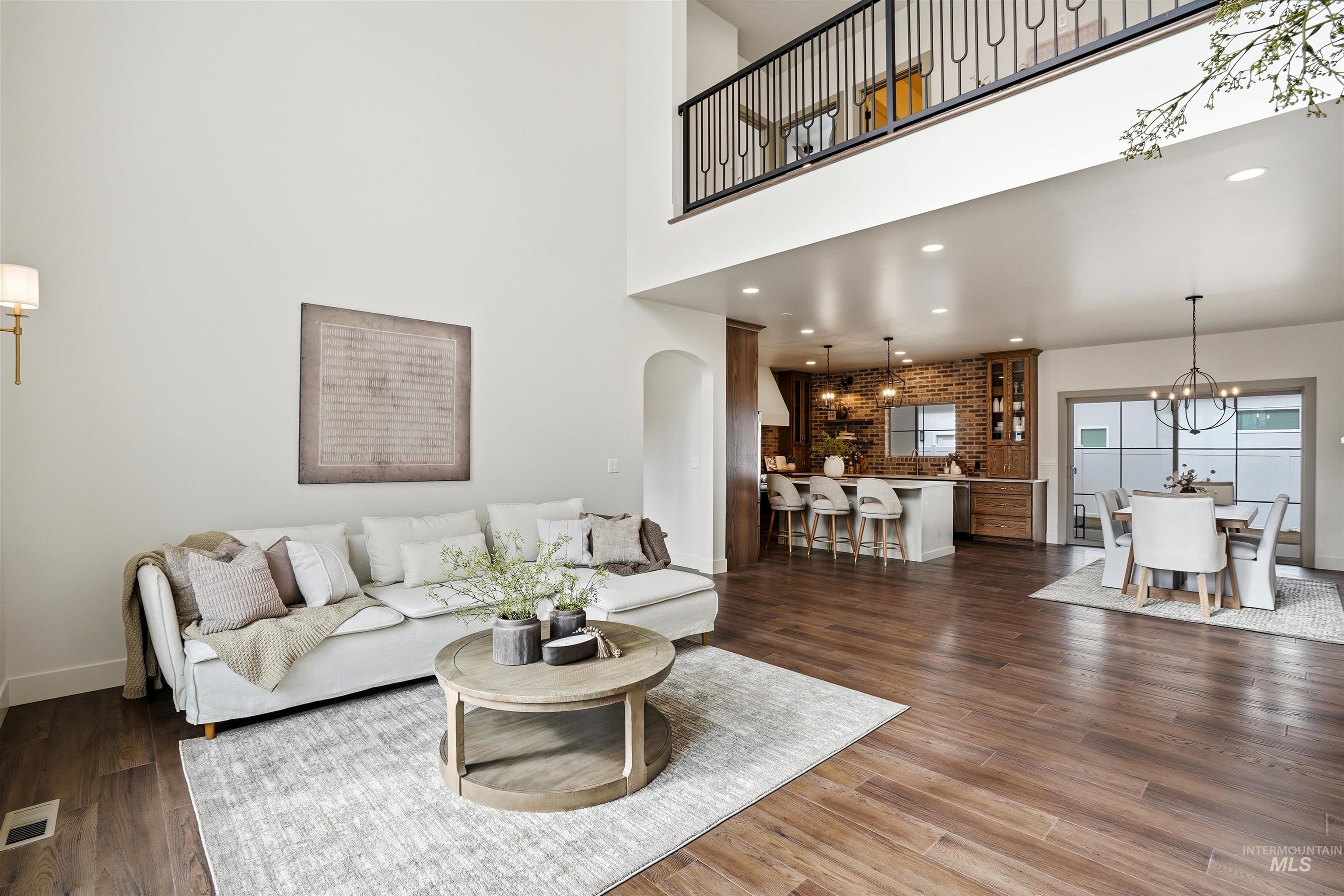 661 Full Moon Way, Twin Falls, Idaho 83301-8450, 4 Bedrooms, 2.5 Bathrooms, Residential For Sale, Price $719,900, 98982680