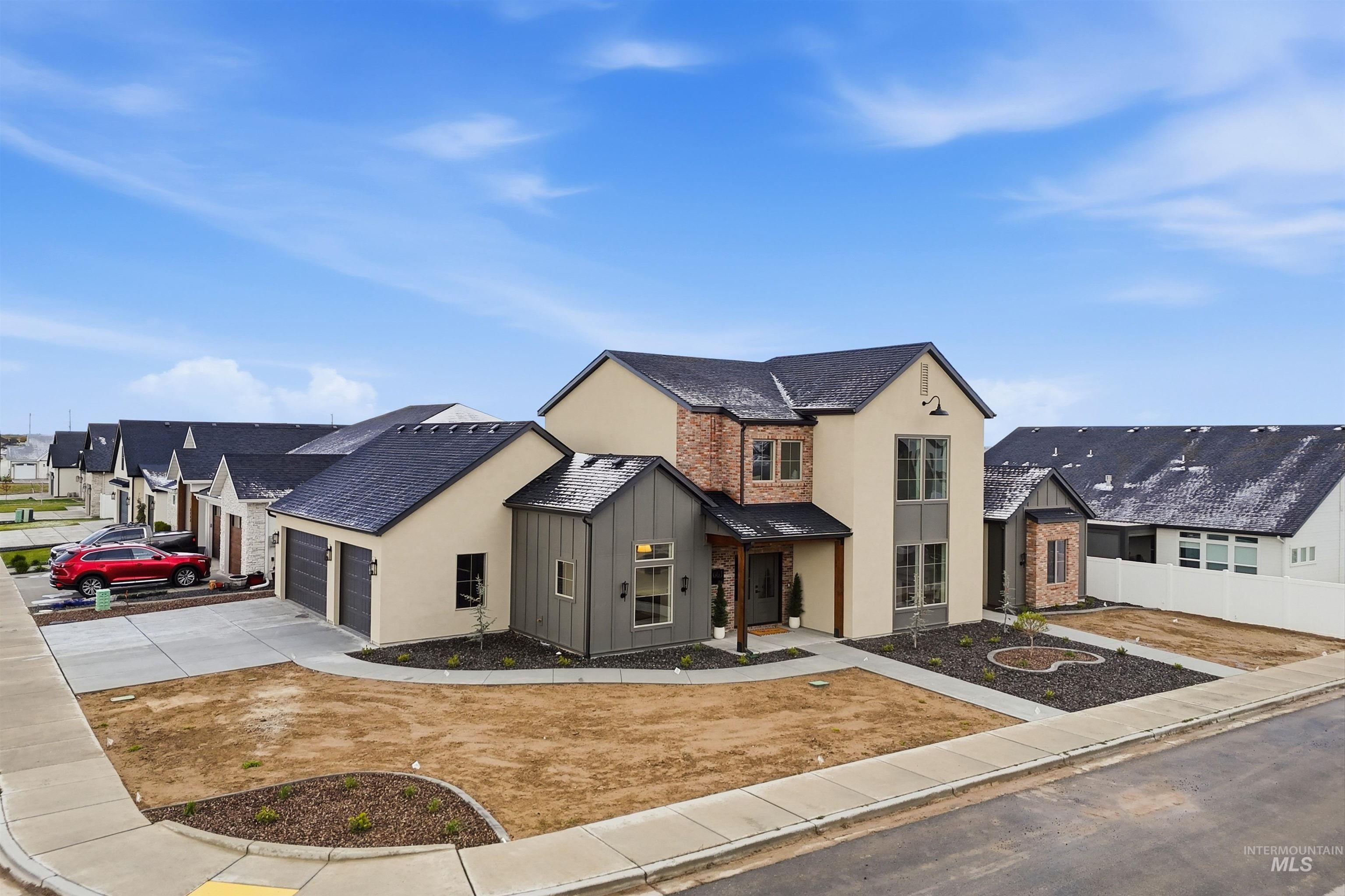 661 Full Moon Way, Twin Falls, Idaho 83301-8450, 4 Bedrooms, 2.5 Bathrooms, Residential For Sale, Price $719,900, 98982680