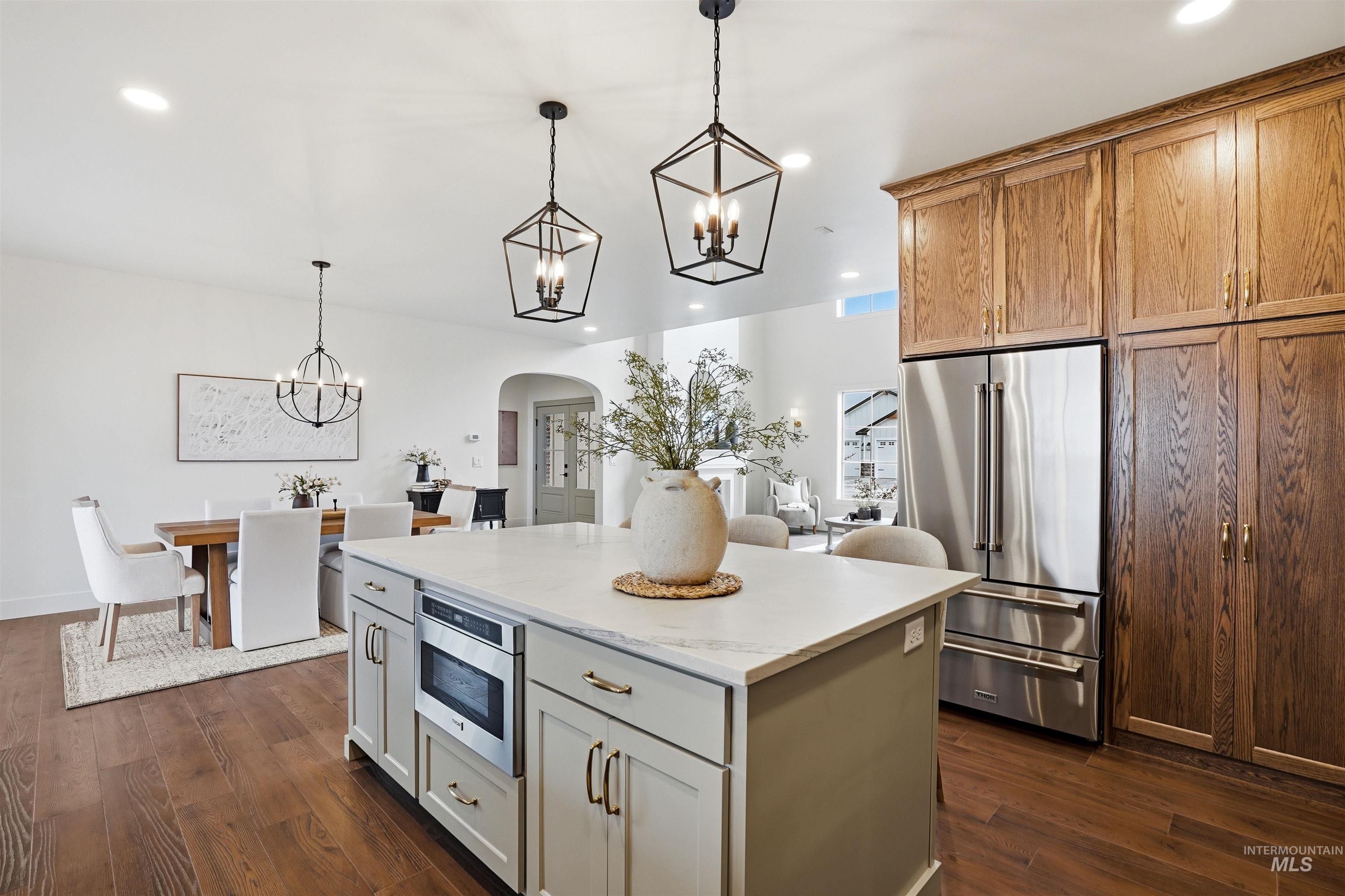 661 Full Moon Way, Twin Falls, Idaho 83301-8450, 4 Bedrooms, 2.5 Bathrooms, Residential For Sale, Price $719,900, 98982680