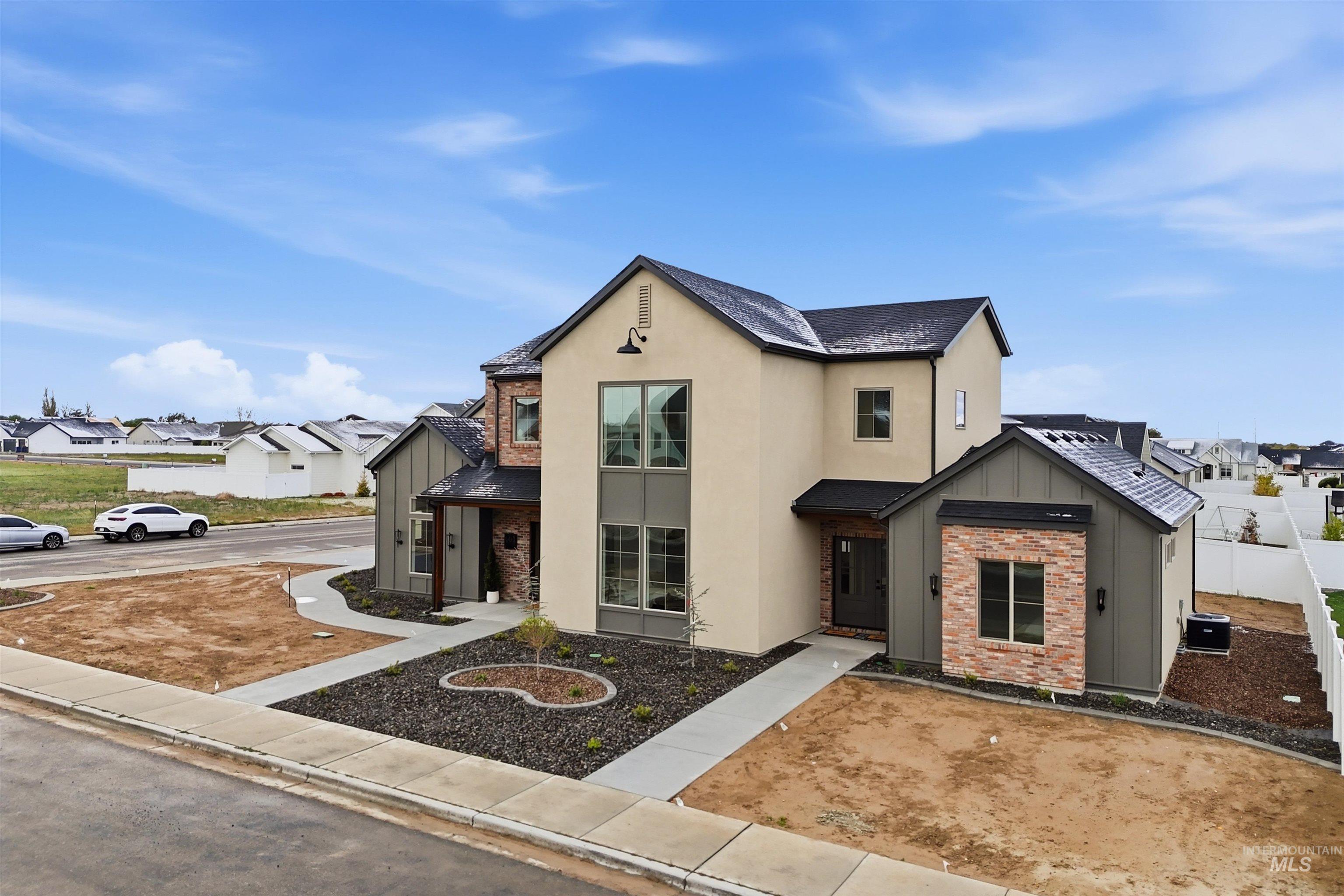 661 Full Moon Way, Twin Falls, Idaho 83301-8450, 4 Bedrooms, 2.5 Bathrooms, Residential For Sale, Price $719,900, 98982680