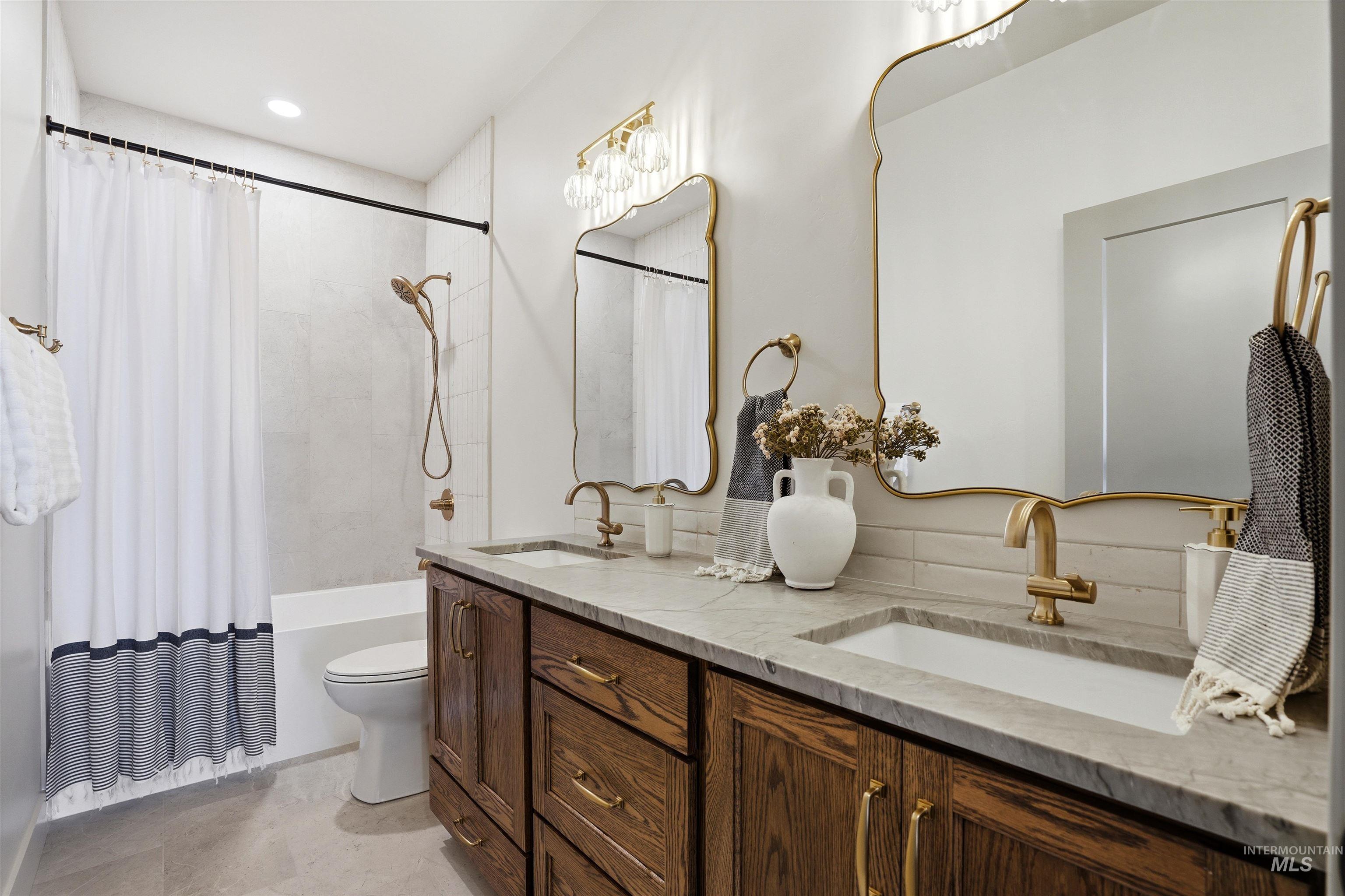 661 Full Moon Way, Twin Falls, Idaho 83301-8450, 4 Bedrooms, 2.5 Bathrooms, Residential For Sale, Price $730,000, 98982680