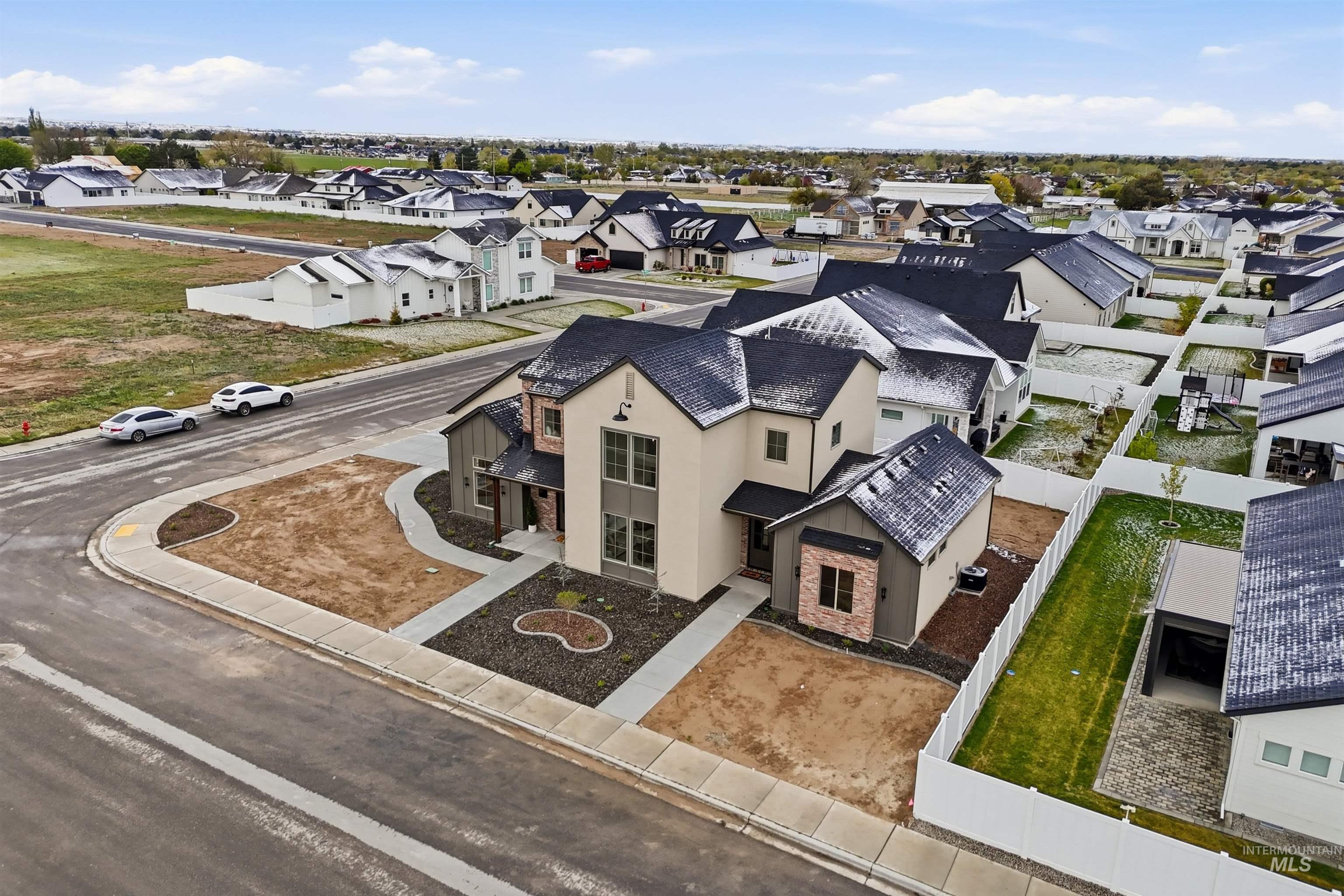 661 Full Moon Way, Twin Falls, Idaho 83301-8450, 4 Bedrooms, 2.5 Bathrooms, Residential For Sale, Price $730,000, 98982680