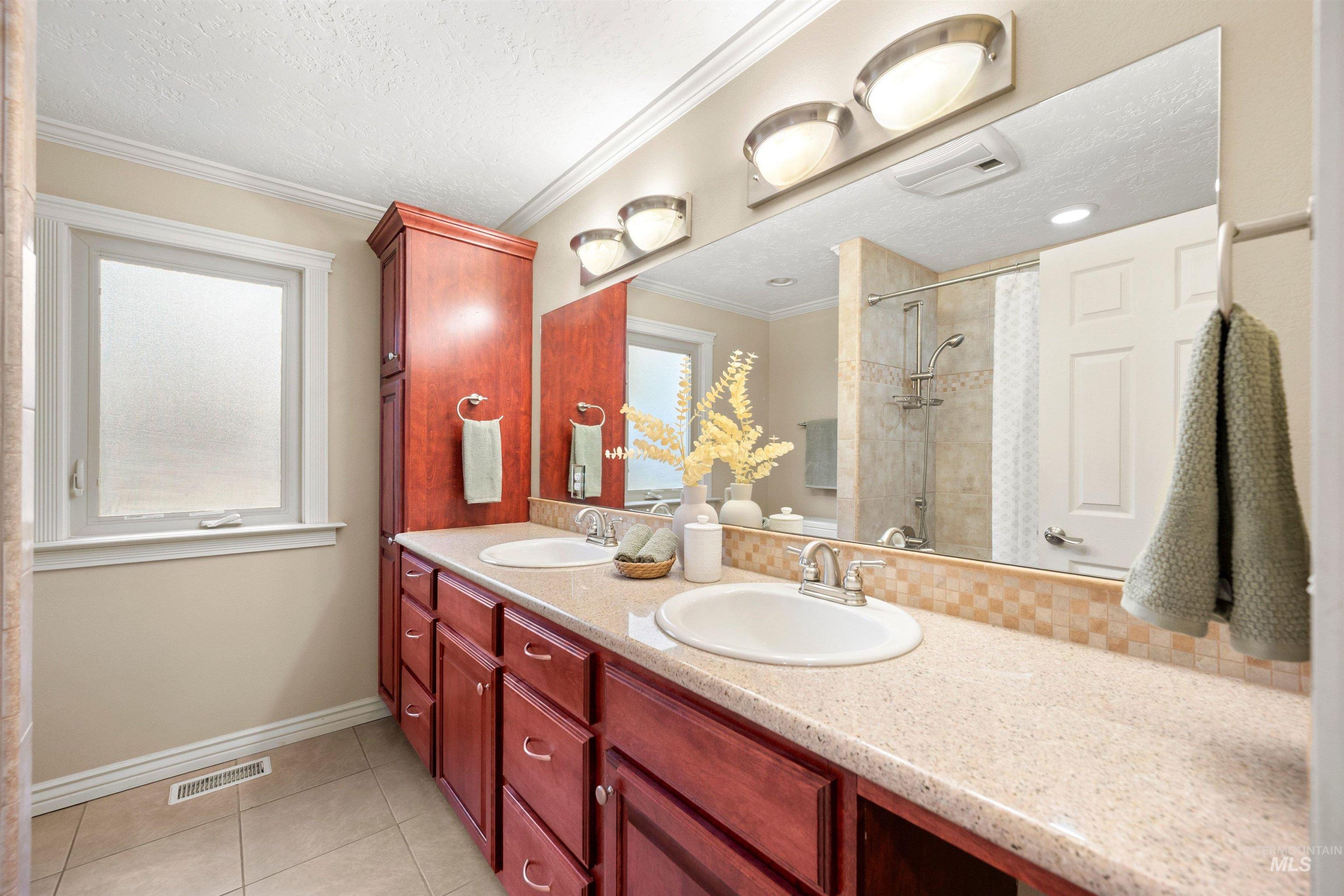 167 S Old Quarry Way, Boise, Idaho 83709, 3 Bedrooms, 3 Bathrooms, Residential For Sale, Price $580,000, 98982682