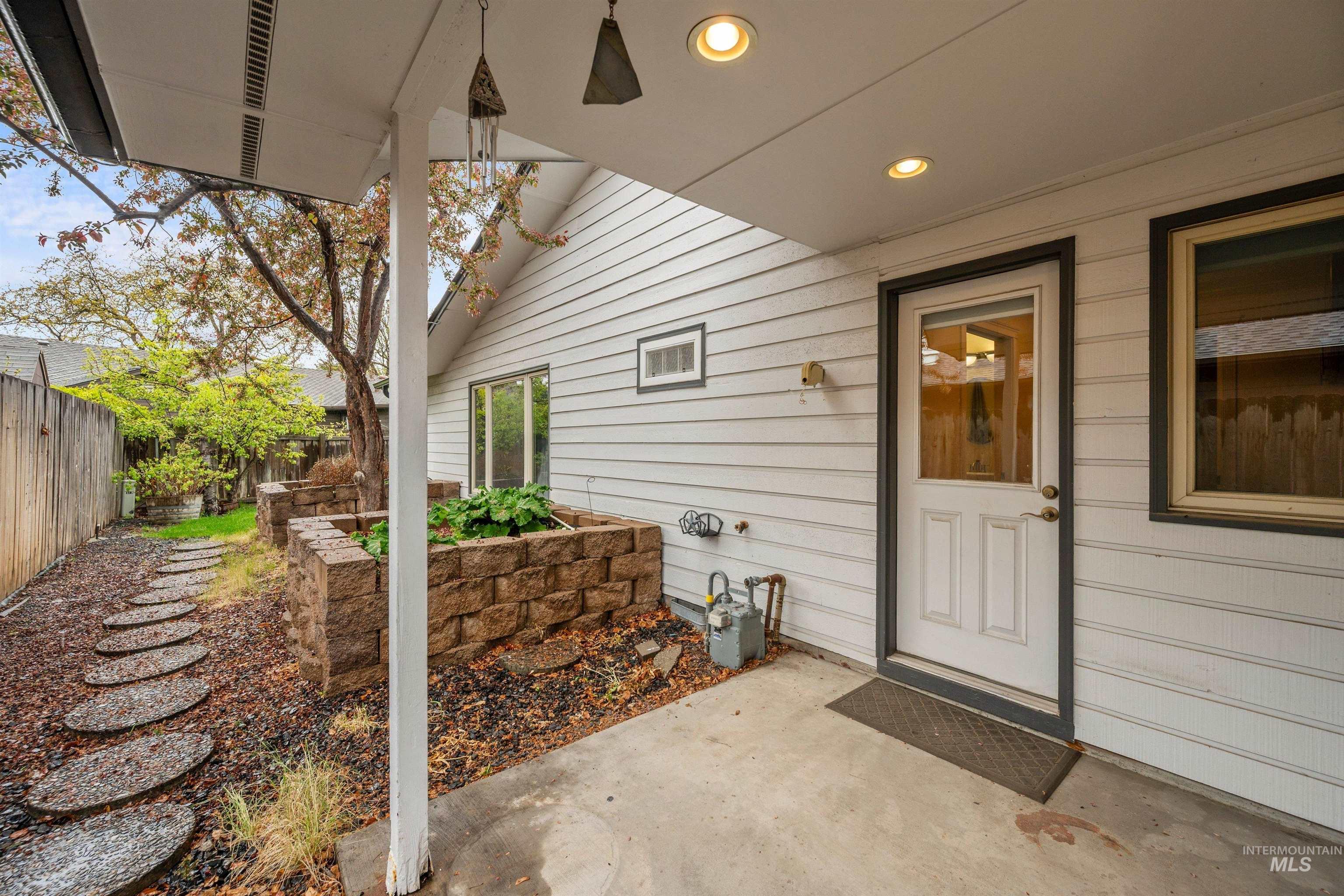 167 S Old Quarry Way, Boise, Idaho 83709, 3 Bedrooms, 3 Bathrooms, Residential For Sale, Price $580,000, 98982682