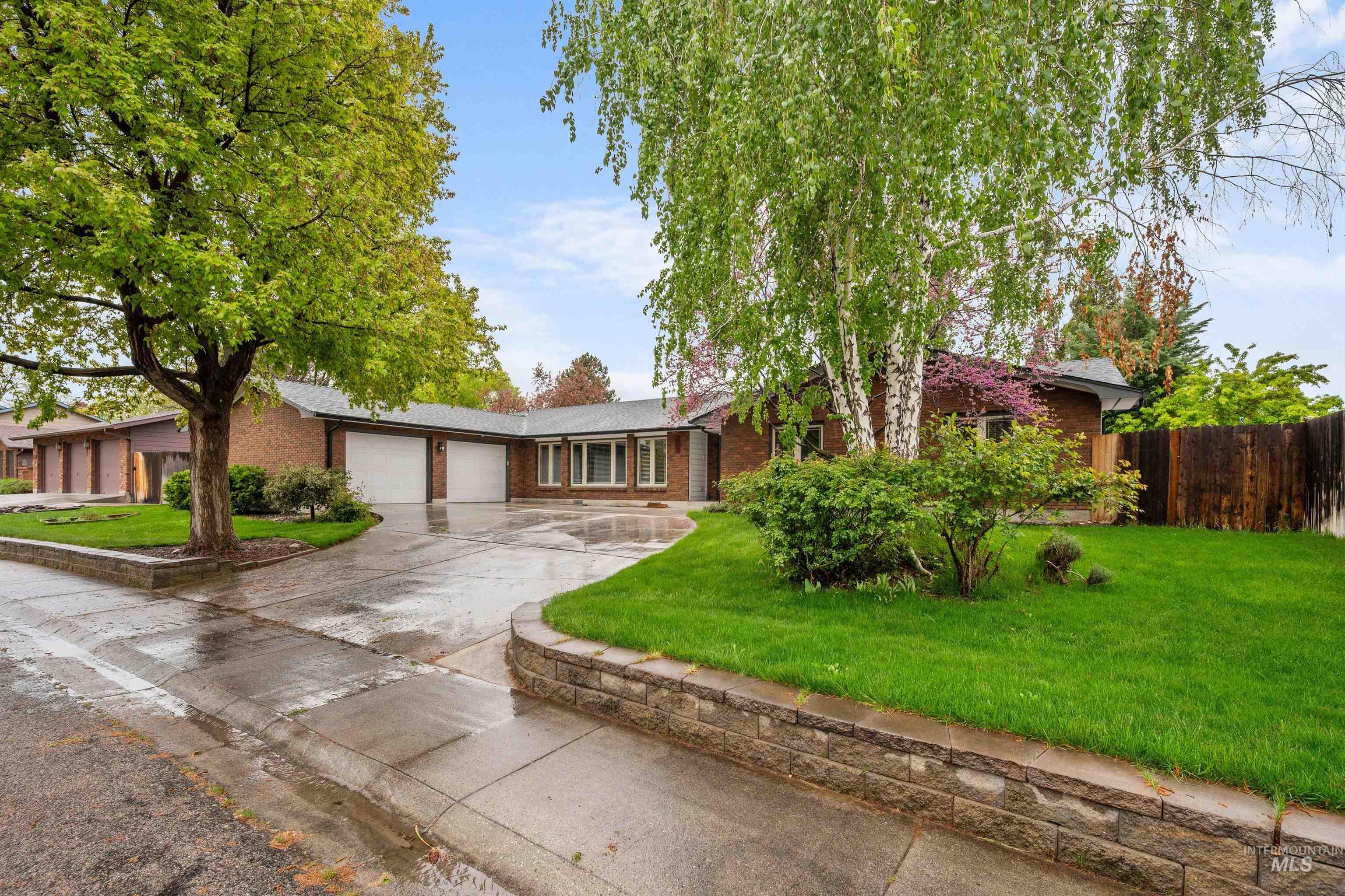 167 S Old Quarry Way, Boise, Idaho 83709, 3 Bedrooms, 3 Bathrooms, Residential For Sale, Price $580,000, 98982682