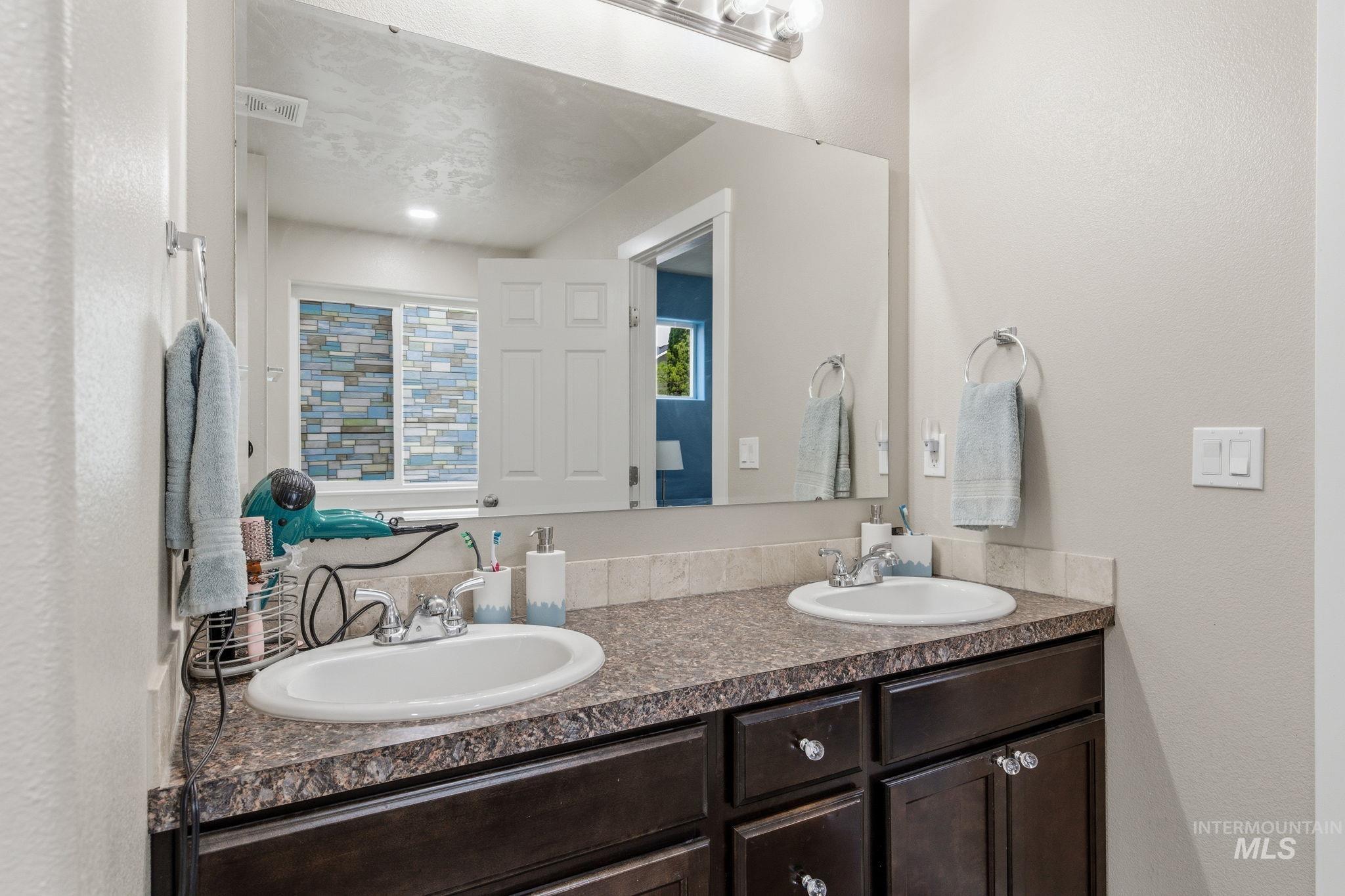 1875 N Rosedust Dr, Kuna, Idaho 83634-0000, 4 Bedrooms, 2 Bathrooms, Residential For Sale, Price $470,000, 98982687