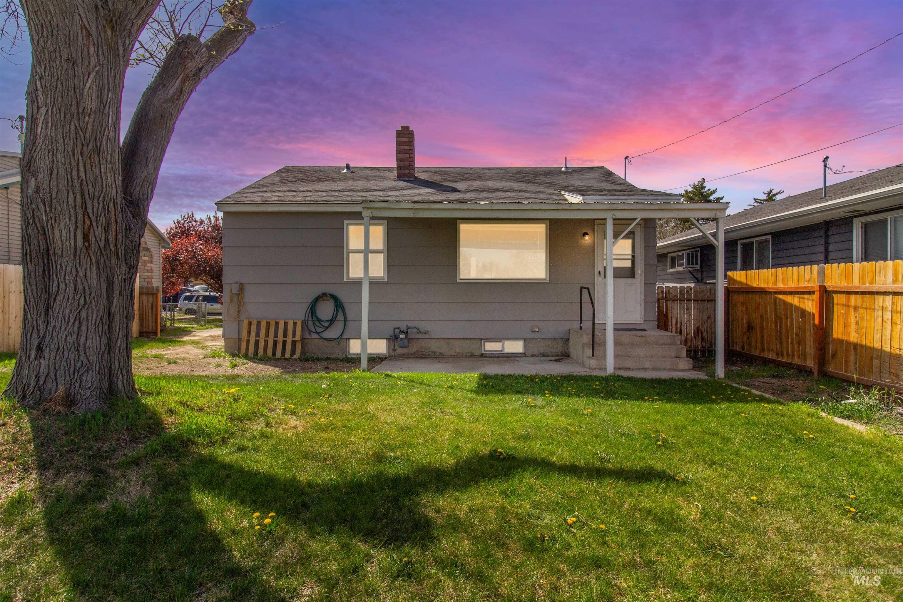 412 Madison St, Twin Falls, Idaho 83301, 4 Bedrooms, 1 Bathroom, Residential For Sale, Price $290,000, 98982689