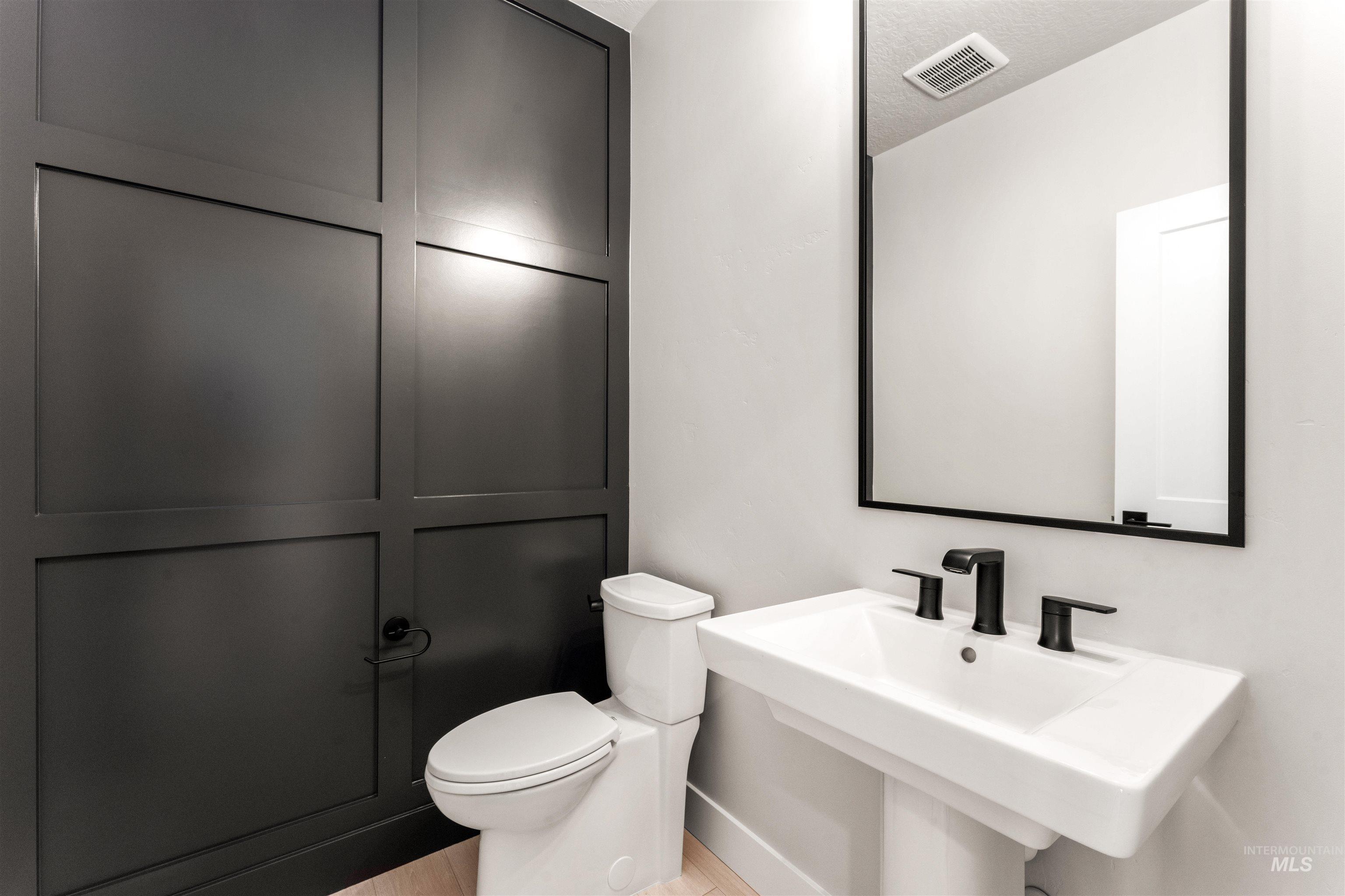 8084 Tandy Cove, Middleton, Idaho 83644, 5 Bedrooms, 2.5 Bathrooms, Residential For Sale, Price $725,000, 98982695