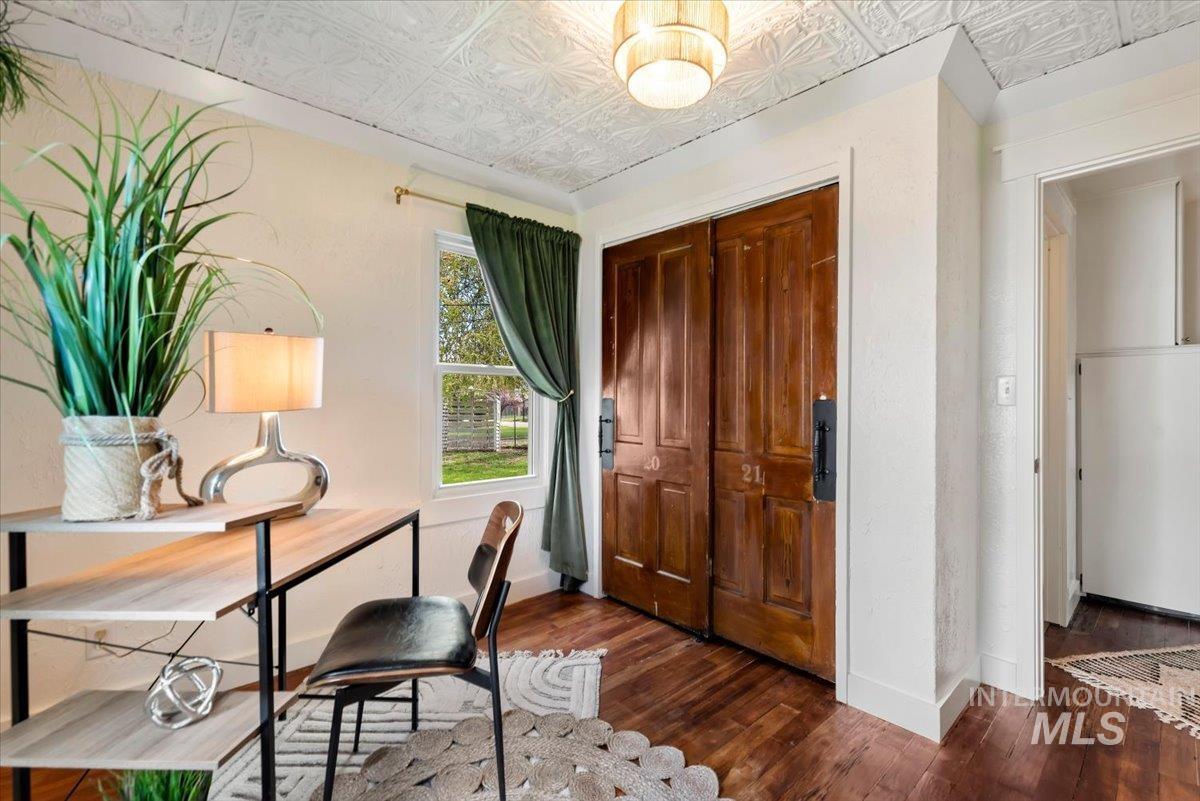 424 8Th St N, Nampa, Idaho 83687-6734, 2 Bedrooms, 1 Bathroom, Residential For Sale, Price $329,000, 98982696