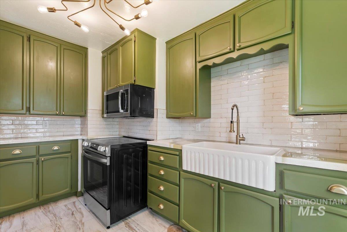 424 8Th St N, Nampa, Idaho 83687-6734, 2 Bedrooms, 1 Bathroom, Residential For Sale, Price $329,000, 98982696