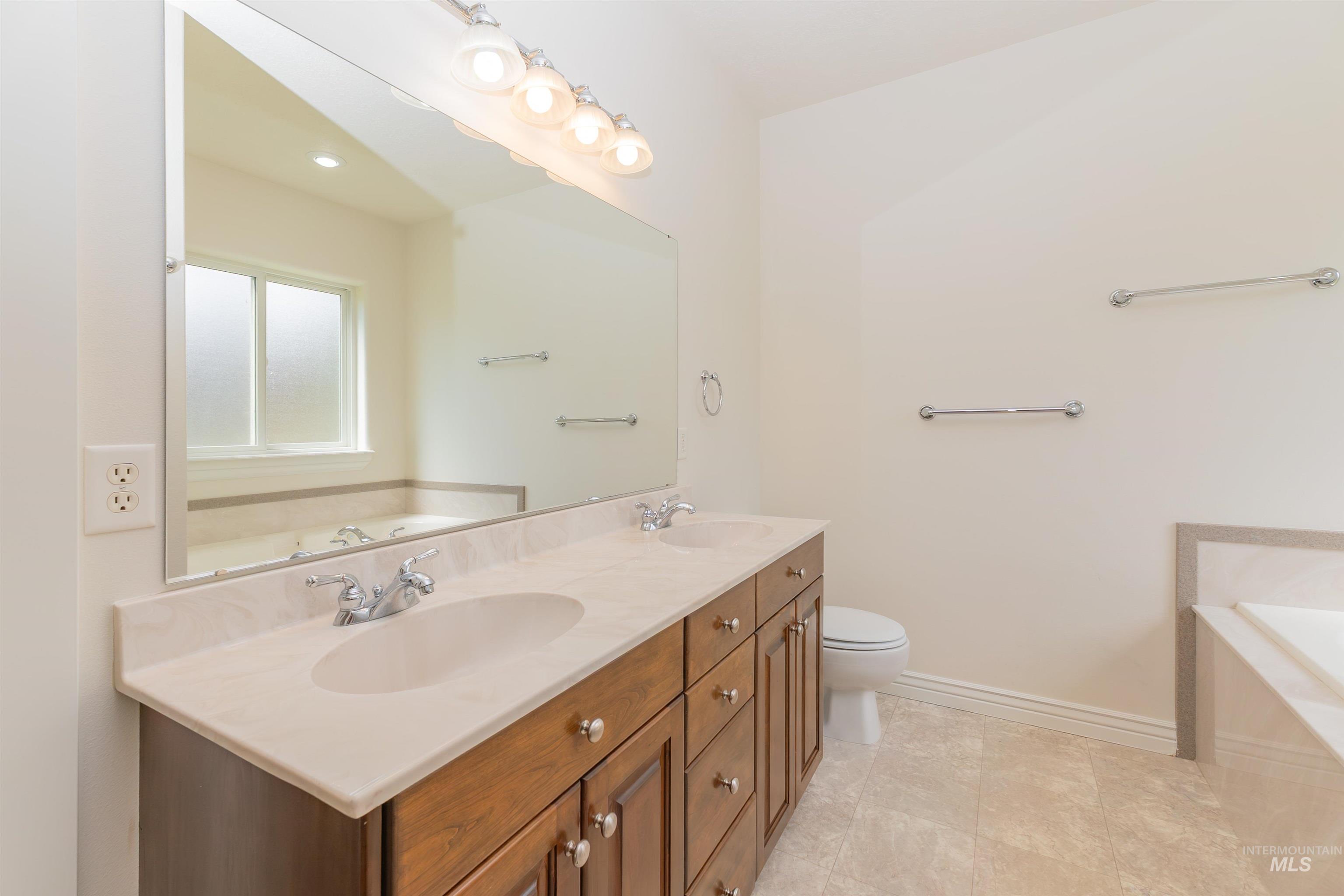 2628 S Simsbury, Boise, Idaho 83709, 4 Bedrooms, 3 Bathrooms, Residential For Sale, Price $899,999,MLS 98982697