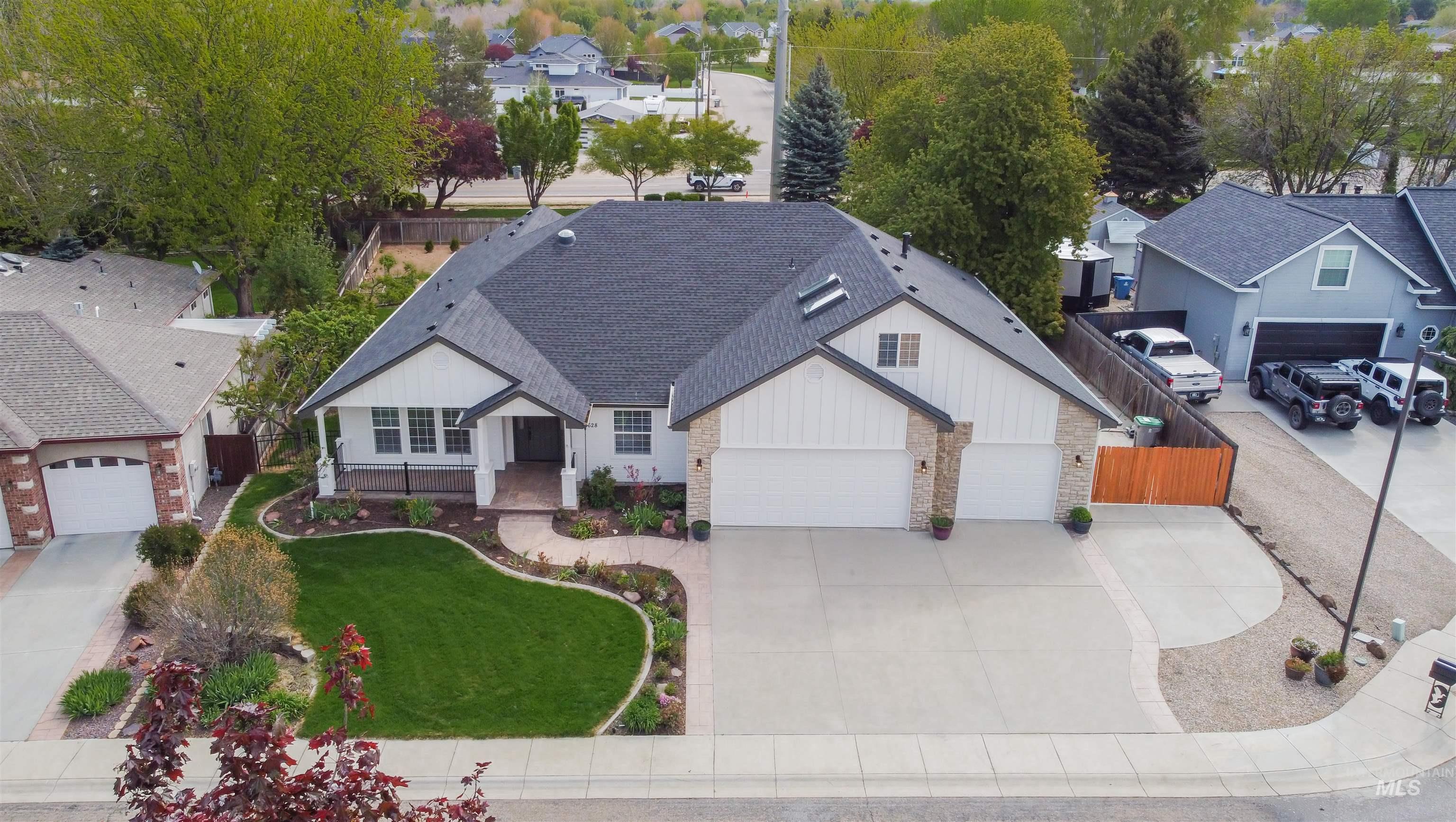 2628 S Simsbury, Boise, Idaho 83709, 4 Bedrooms, 3 Bathrooms, Residential For Sale, Price $899,999,MLS 98982697