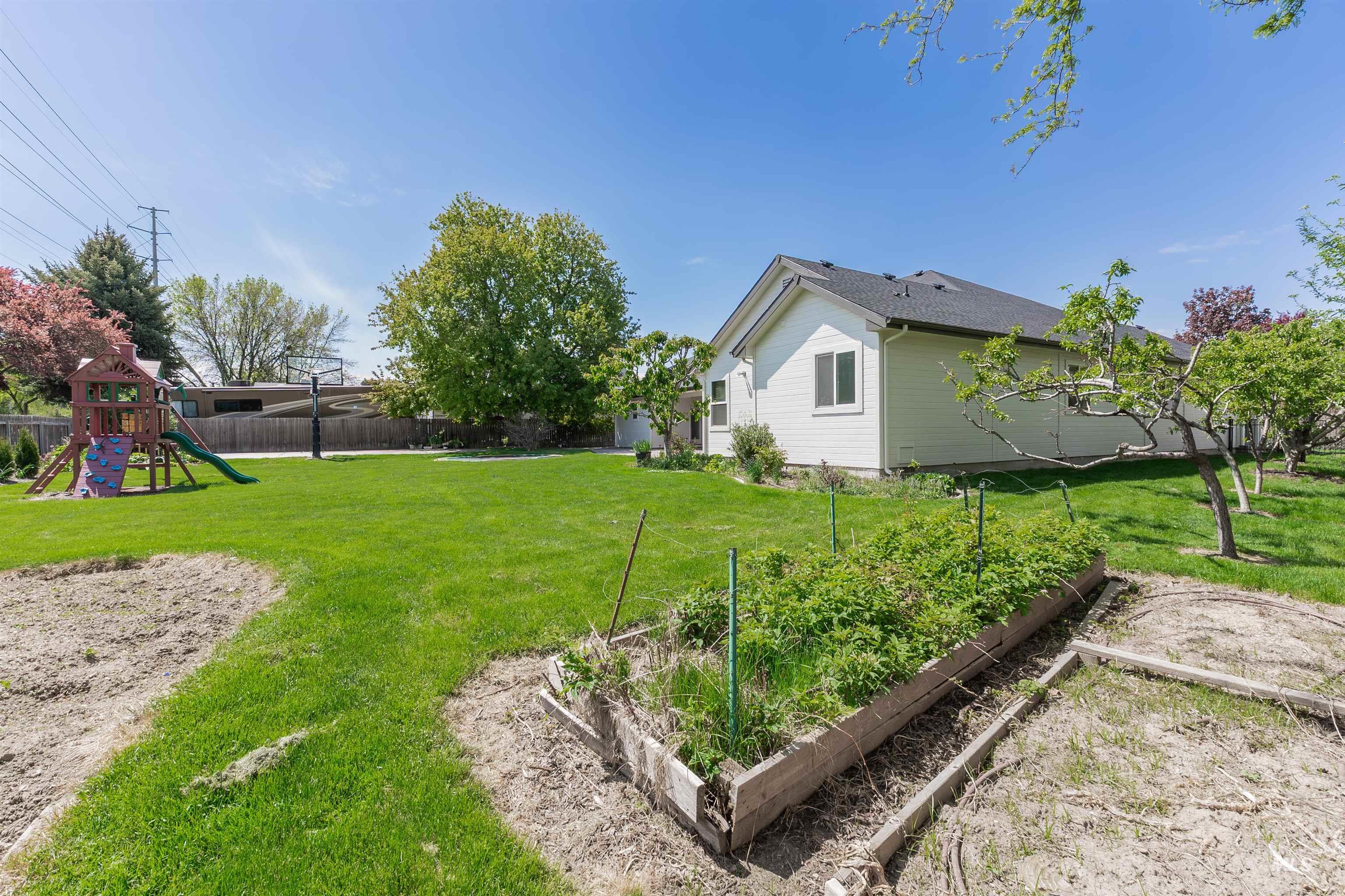 2628 S Simsbury, Boise, Idaho 83709, 4 Bedrooms, 3 Bathrooms, Residential For Sale, Price $899,999,MLS 98982697