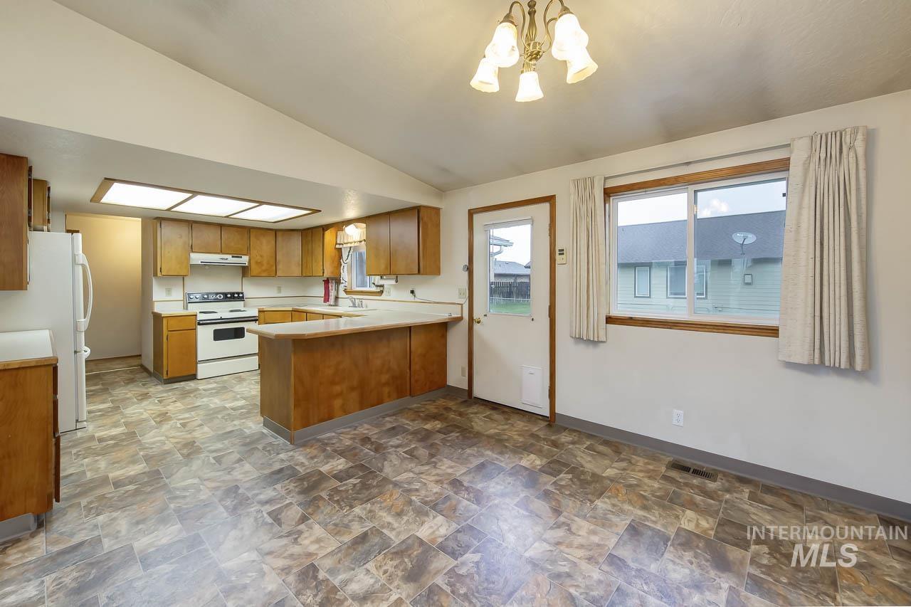 711 E Ustick Rd, Caldwell, Idaho 83605, 3 Bedrooms, 2 Bathrooms, Residential For Sale, Price $345,000, 98982698