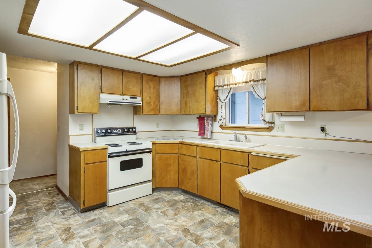 711 E Ustick Rd, Caldwell, Idaho 83605, 3 Bedrooms, 2 Bathrooms, Residential For Sale, Price $345,000, 98982698