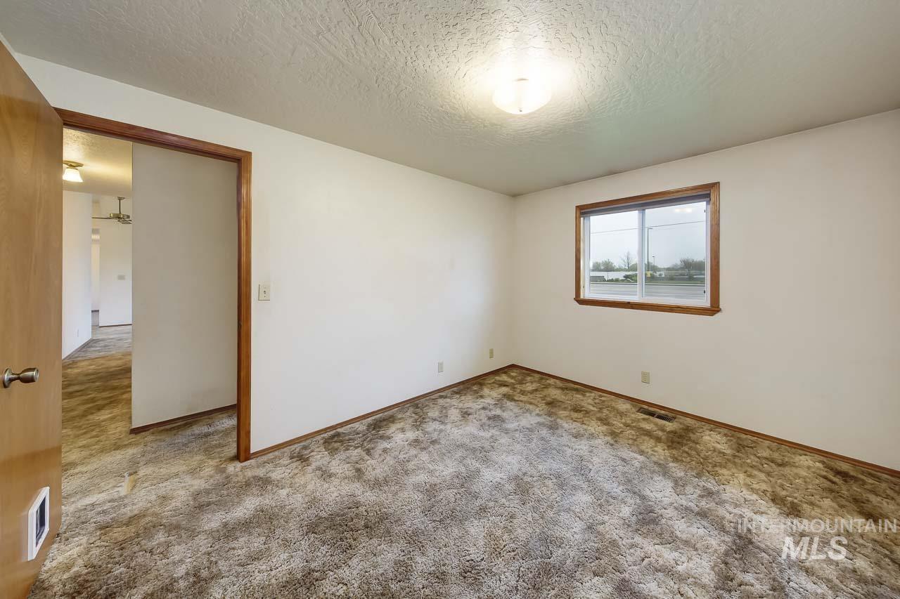 711 E Ustick Rd, Caldwell, Idaho 83605, 3 Bedrooms, 2 Bathrooms, Residential For Sale, Price $345,000, 98982698