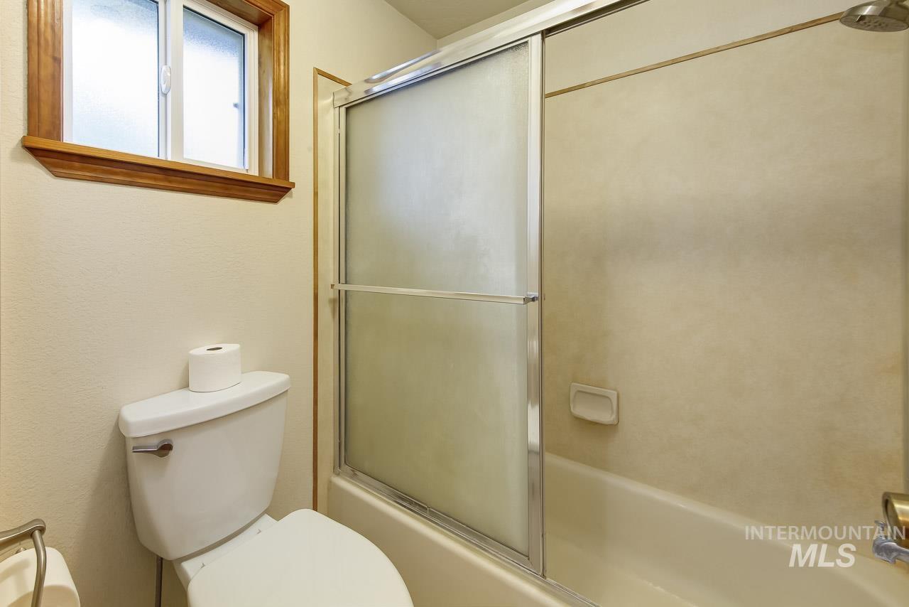 711 E Ustick Rd, Caldwell, Idaho 83605, 3 Bedrooms, 2 Bathrooms, Residential For Sale, Price $345,000, 98982698