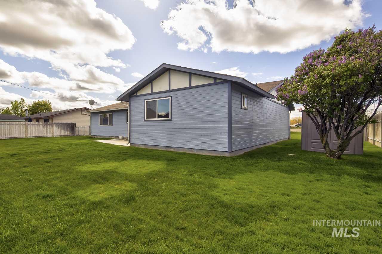 711 E Ustick Rd, Caldwell, Idaho 83605, 3 Bedrooms, 2 Bathrooms, Residential For Sale, Price $345,000, 98982698