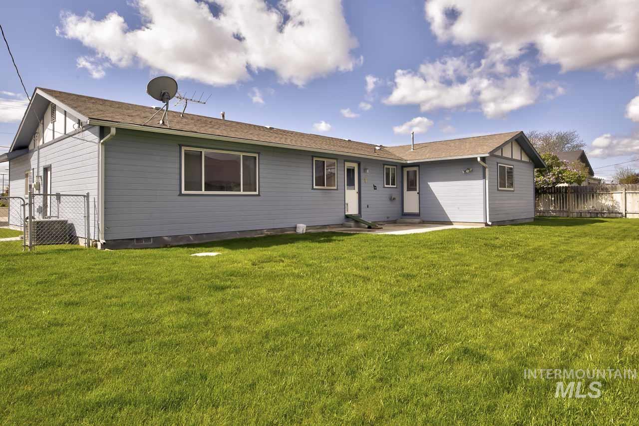 711 E Ustick Rd, Caldwell, Idaho 83605, 3 Bedrooms, 2 Bathrooms, Residential For Sale, Price $345,000, 98982698