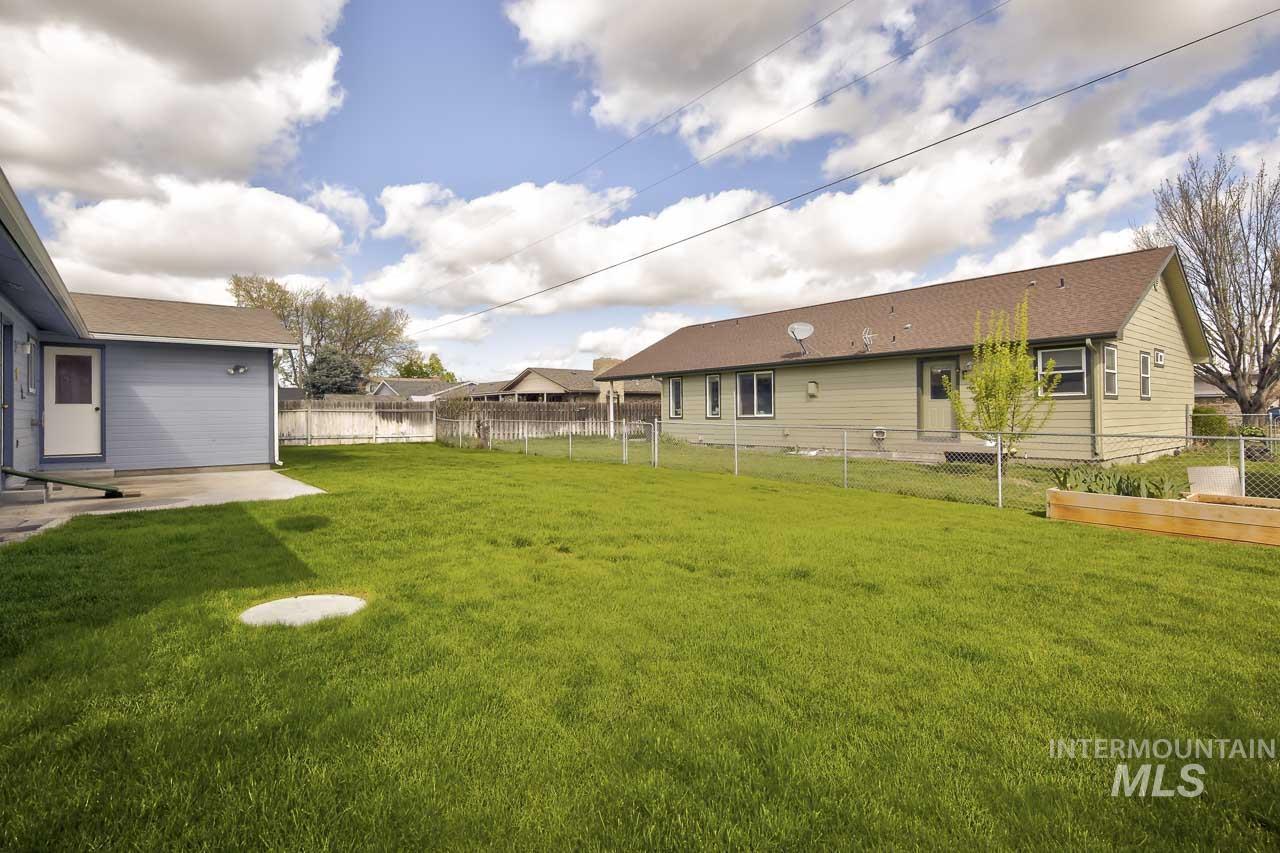 711 E Ustick Rd, Caldwell, Idaho 83605, 3 Bedrooms, 2 Bathrooms, Residential For Sale, Price $345,000, 98982698