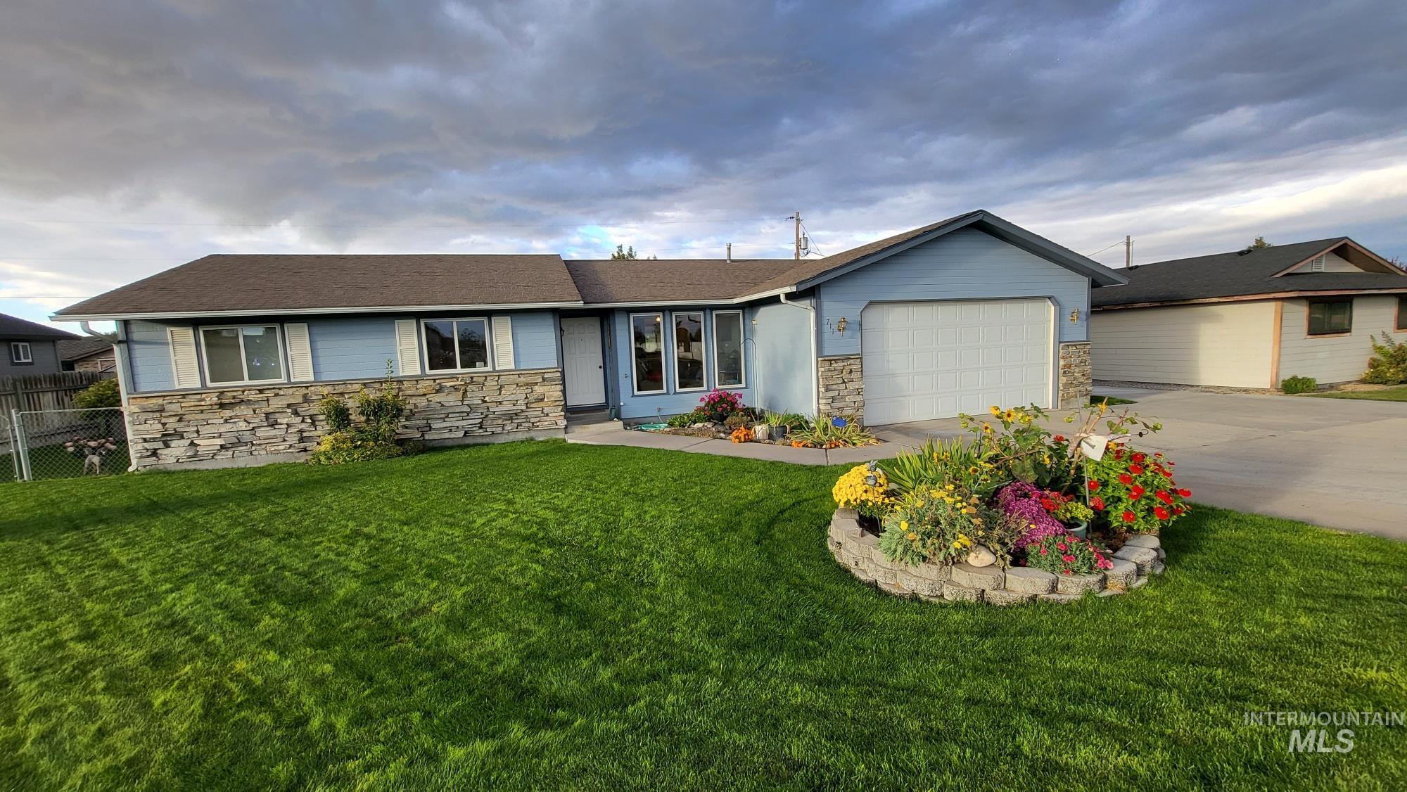 711 E Ustick Rd, Caldwell, Idaho 83605, 3 Bedrooms, 2 Bathrooms, Residential For Sale, Price $345,000, 98982698