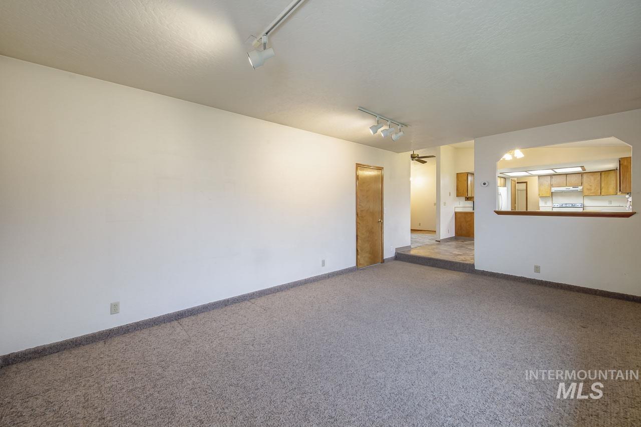 711 E Ustick Rd, Caldwell, Idaho 83605, 3 Bedrooms, 2 Bathrooms, Residential For Sale, Price $345,000, 98982698