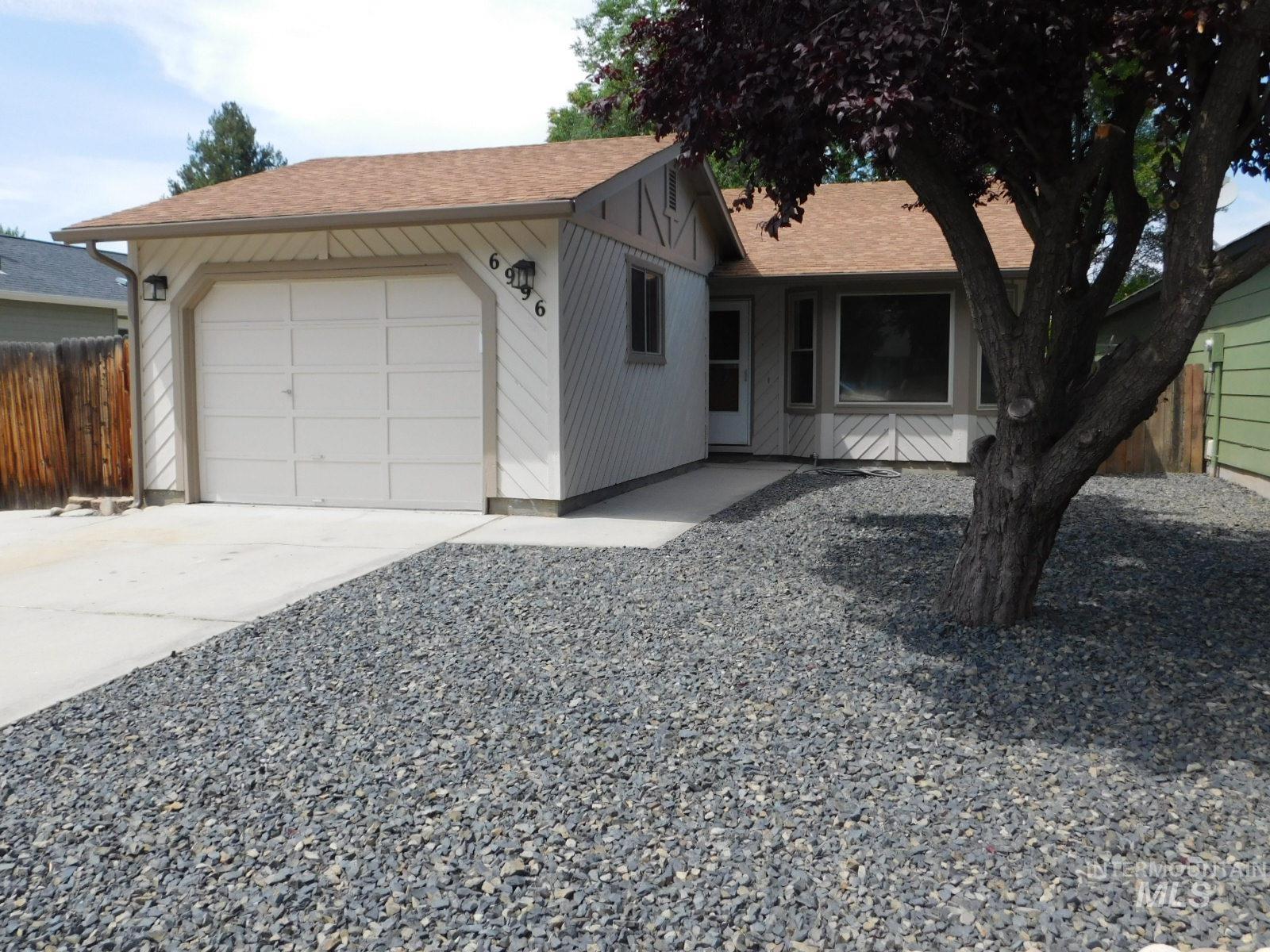 6996 W GILLIS, Boise, Idaho 83714, 2 Bedrooms, 1 Bathroom, Residential For Sale, Price $394,900, 98982699