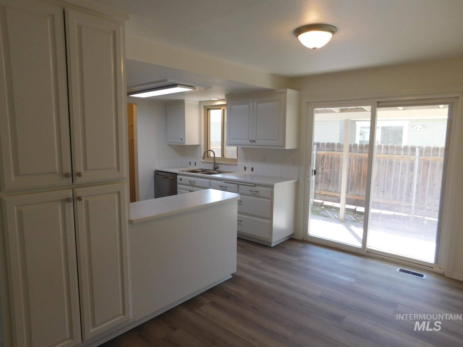 6996 W GILLIS, Boise, Idaho 83714, 2 Bedrooms, 1 Bathroom, Residential For Sale, Price $394,900, 98982699