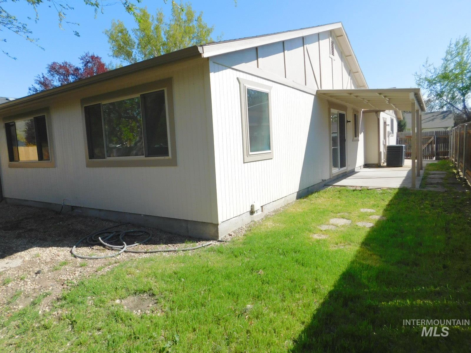 6996 W GILLIS, Boise, Idaho 83714, 2 Bedrooms, 1 Bathroom, Residential For Sale, Price $394,900, 98982699