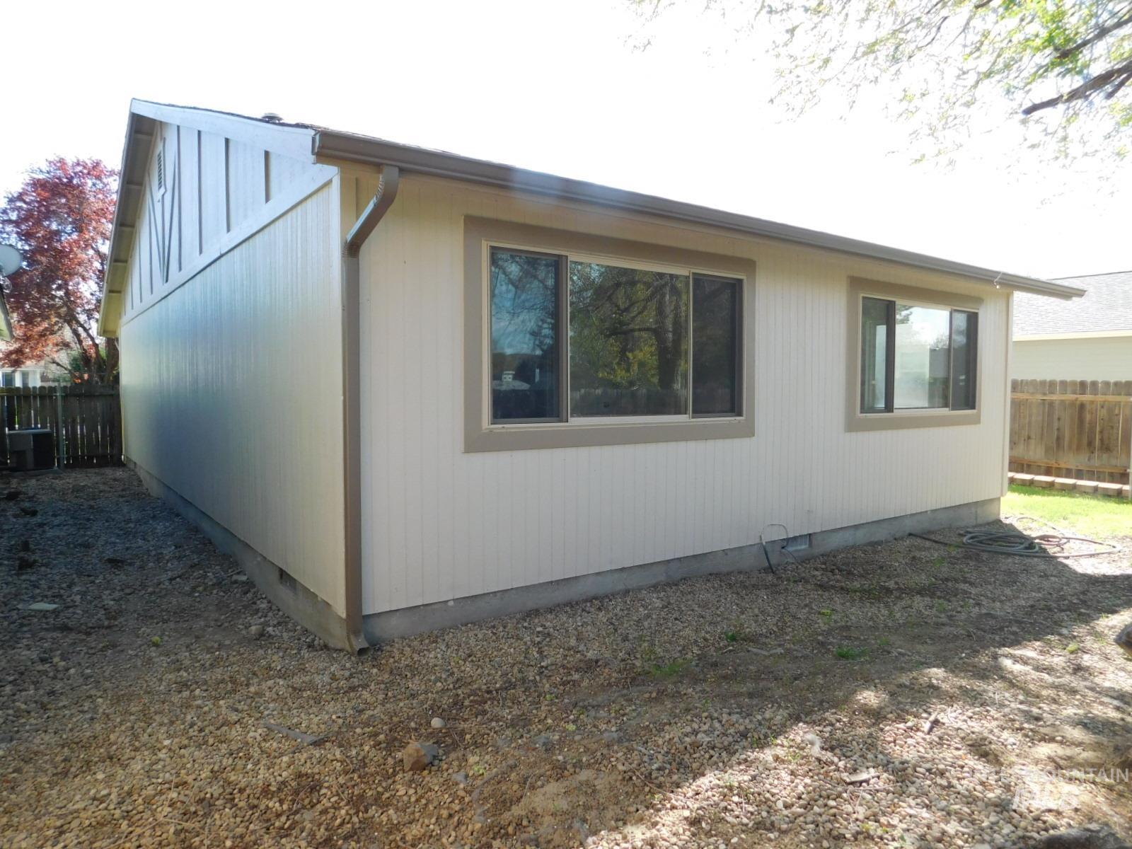6996 W GILLIS, Boise, Idaho 83714, 2 Bedrooms, 1 Bathroom, Residential For Sale, Price $394,900, 98982699