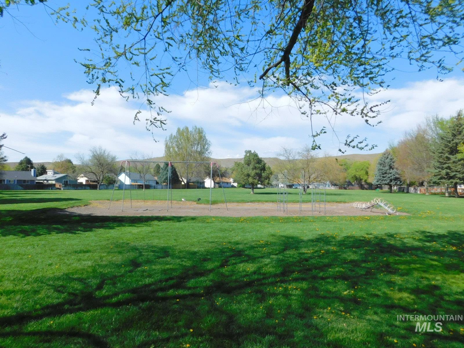 6996 W GILLIS, Boise, Idaho 83714, 2 Bedrooms, 1 Bathroom, Residential For Sale, Price $394,900, 98982699
