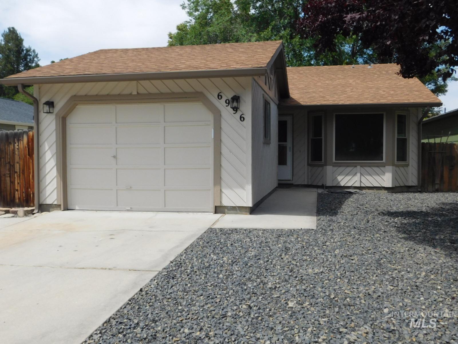 6996 W GILLIS, Boise, Idaho 83714, 2 Bedrooms, 1 Bathroom, Residential For Sale, Price $394,900, 98982699