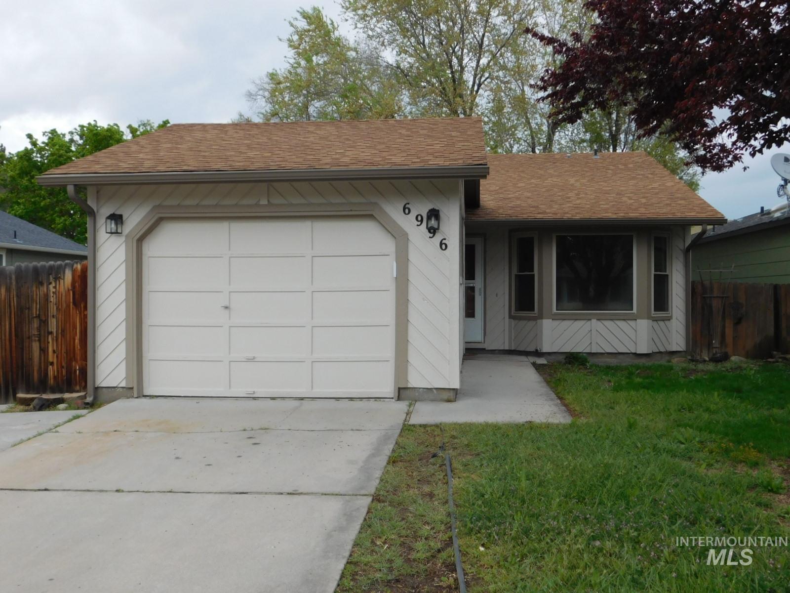 6996 W GILLIS, Boise, Idaho 83714, 2 Bedrooms, 1 Bathroom, Residential For Sale, Price $410,000, 98982699