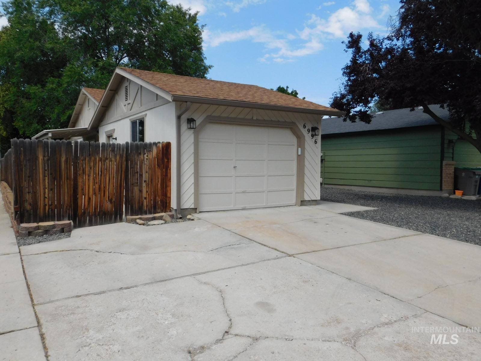 6996 W GILLIS, Boise, Idaho 83714, 2 Bedrooms, 1 Bathroom, Residential For Sale, Price $394,900, 98982699