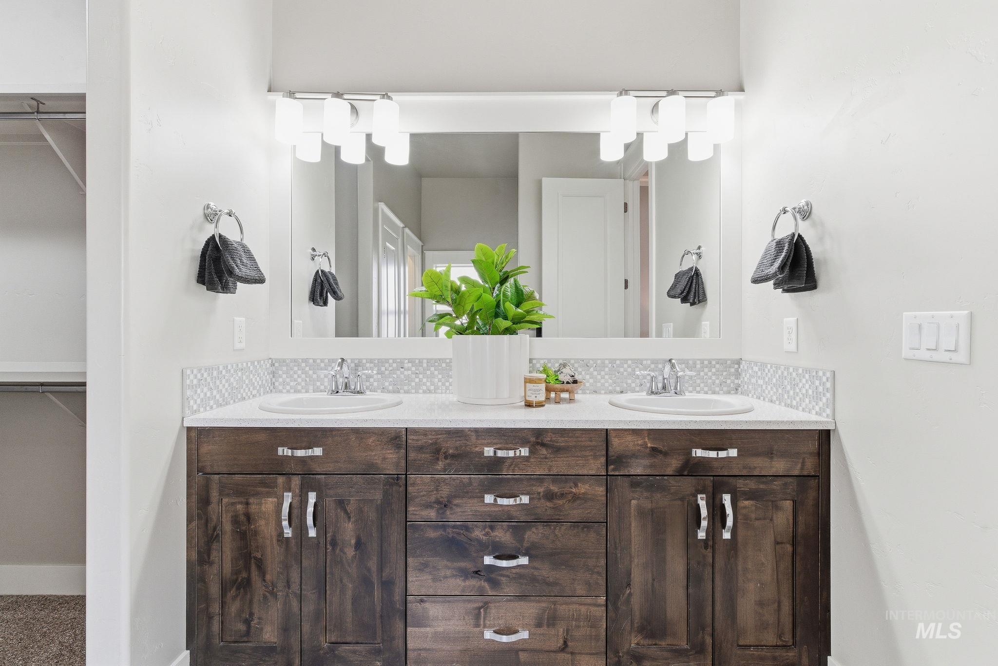 3179 N Cherry Laurel Way, Star, Idaho 83669, 3 Bedrooms, 2 Bathrooms, Residential For Sale, Price $535,000, 98982701