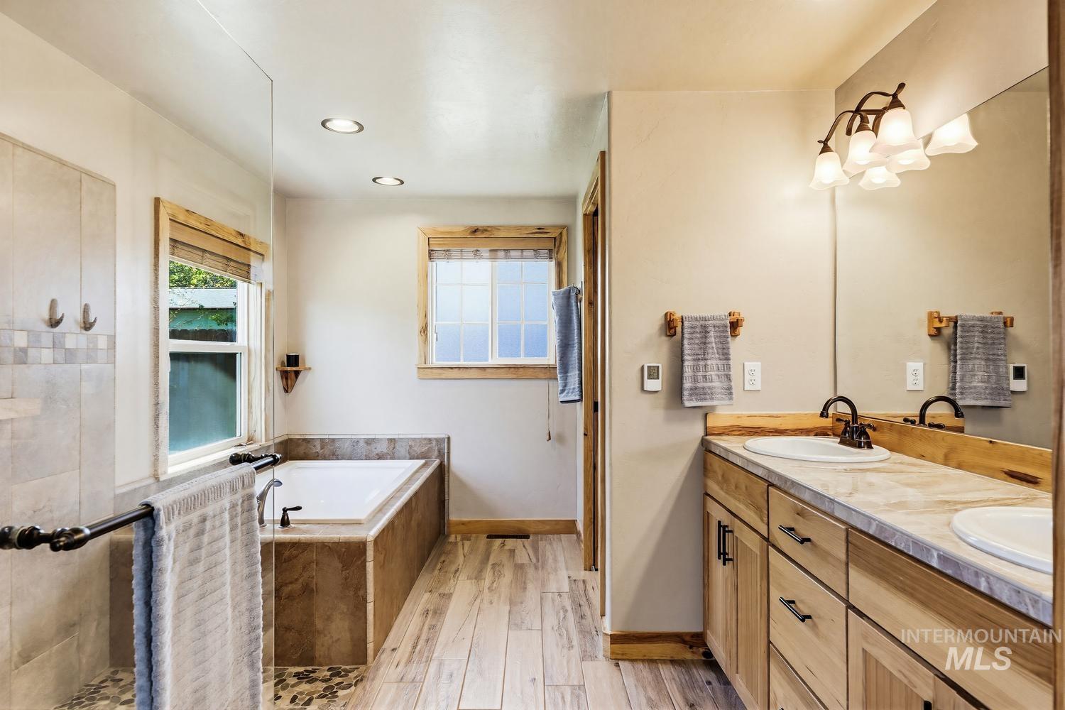 3232 S McCormick Way, Boise, Idaho 83709-3733, 3 Bedrooms, 2 Bathrooms, Residential For Sale, Price $830,000,MLS 98982707