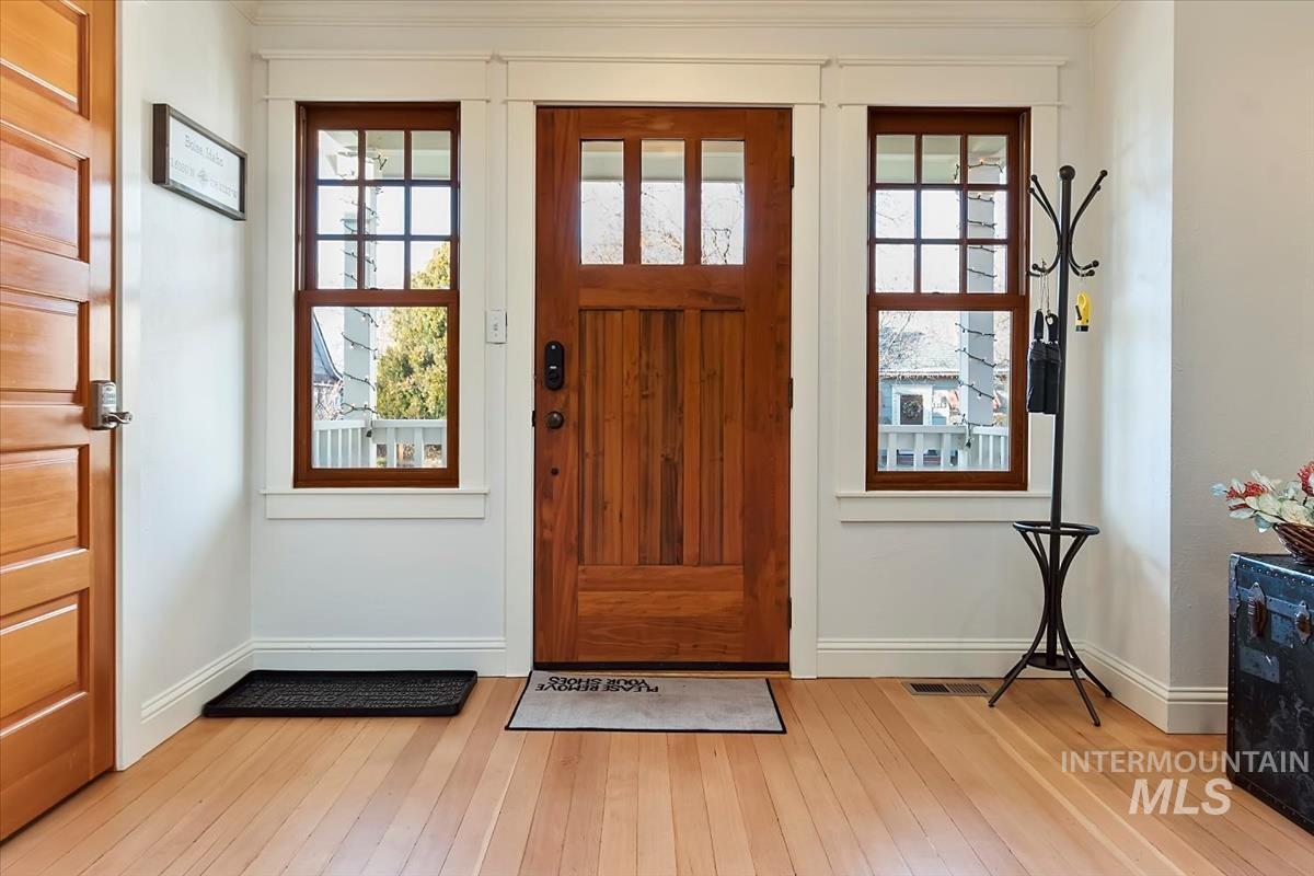 1212 N 13th St, Boise, Idaho 83702-4115, 3 Bedrooms, 2.5 Bathrooms, Residential For Sale, Price $849,000,MLS 98982710