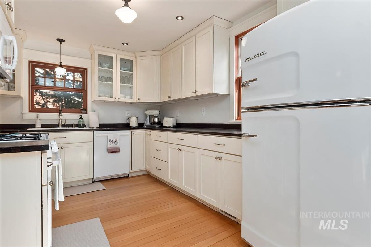 1212 N 13th St, Boise, Idaho 83702-4115, 3 Bedrooms, 2.5 Bathrooms, Residential For Sale, Price $849,000,MLS 98982710