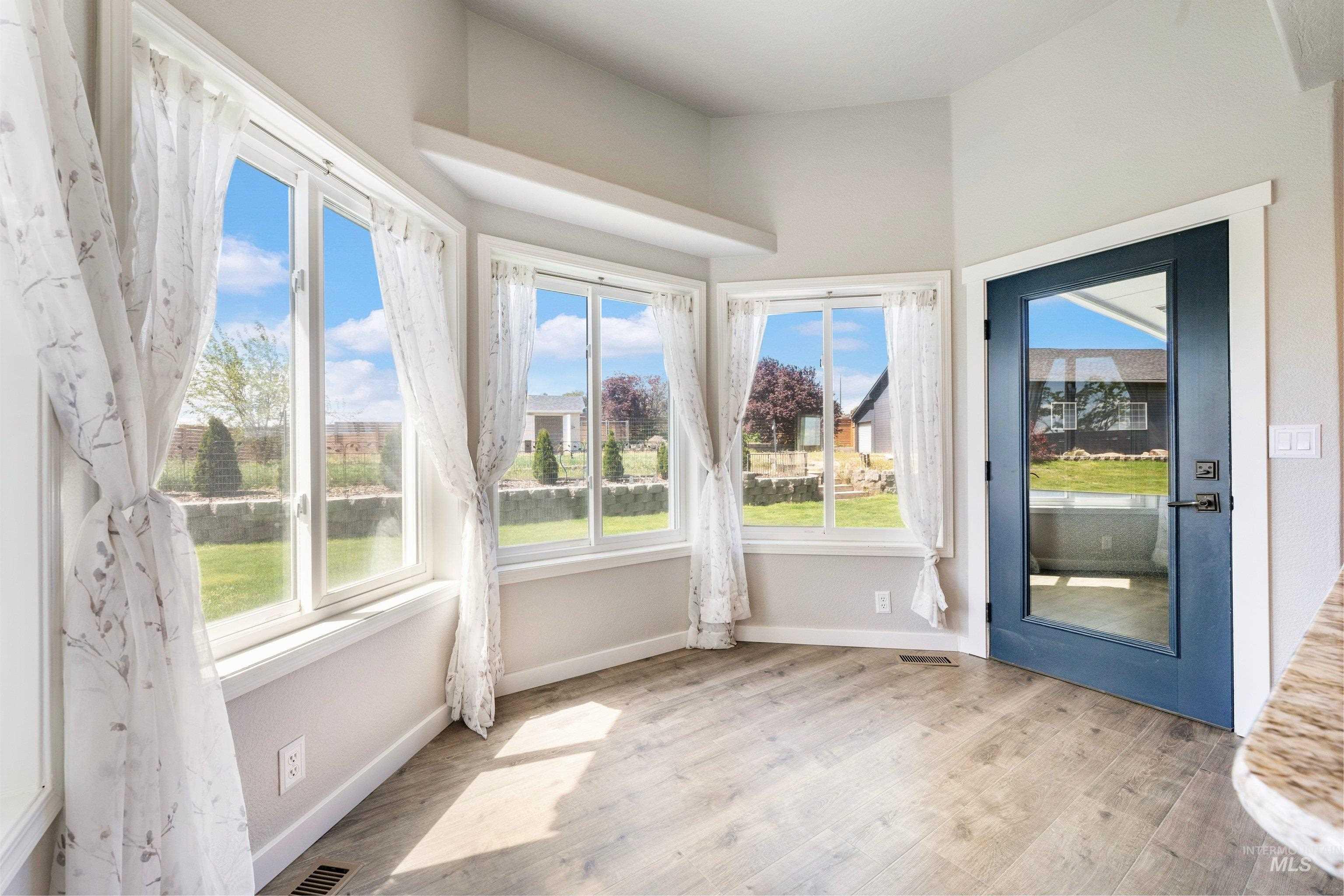 7657 Track Rd, Nampa, Idaho 83686, 4 Bedrooms, 3 Bathrooms, Residential For Sale, Price $985,000, 98982712