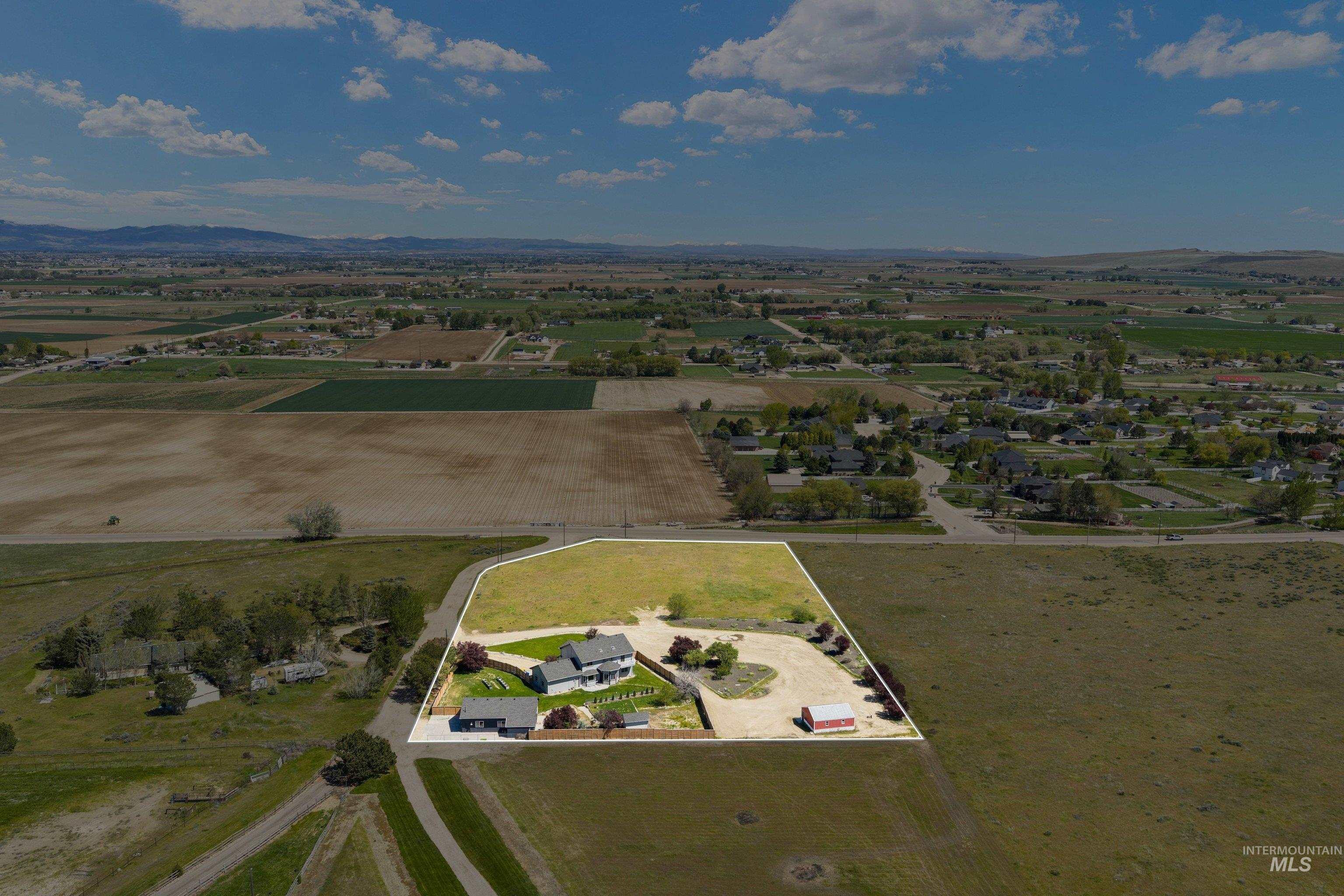 7657 Track Rd, Nampa, Idaho 83686, 4 Bedrooms, 3 Bathrooms, Residential For Sale, Price $985,000, 98982712